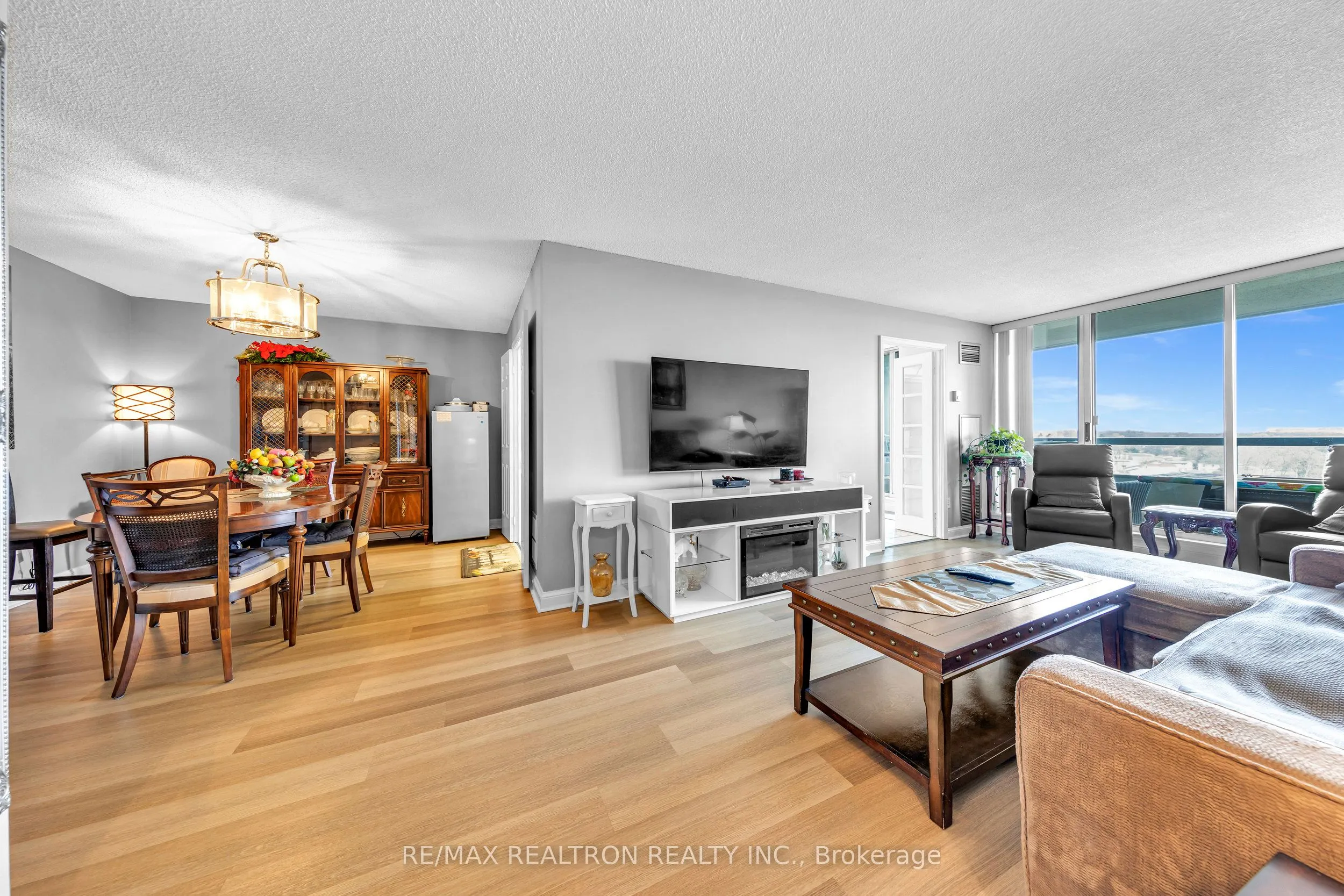 24 Hanover Road #907