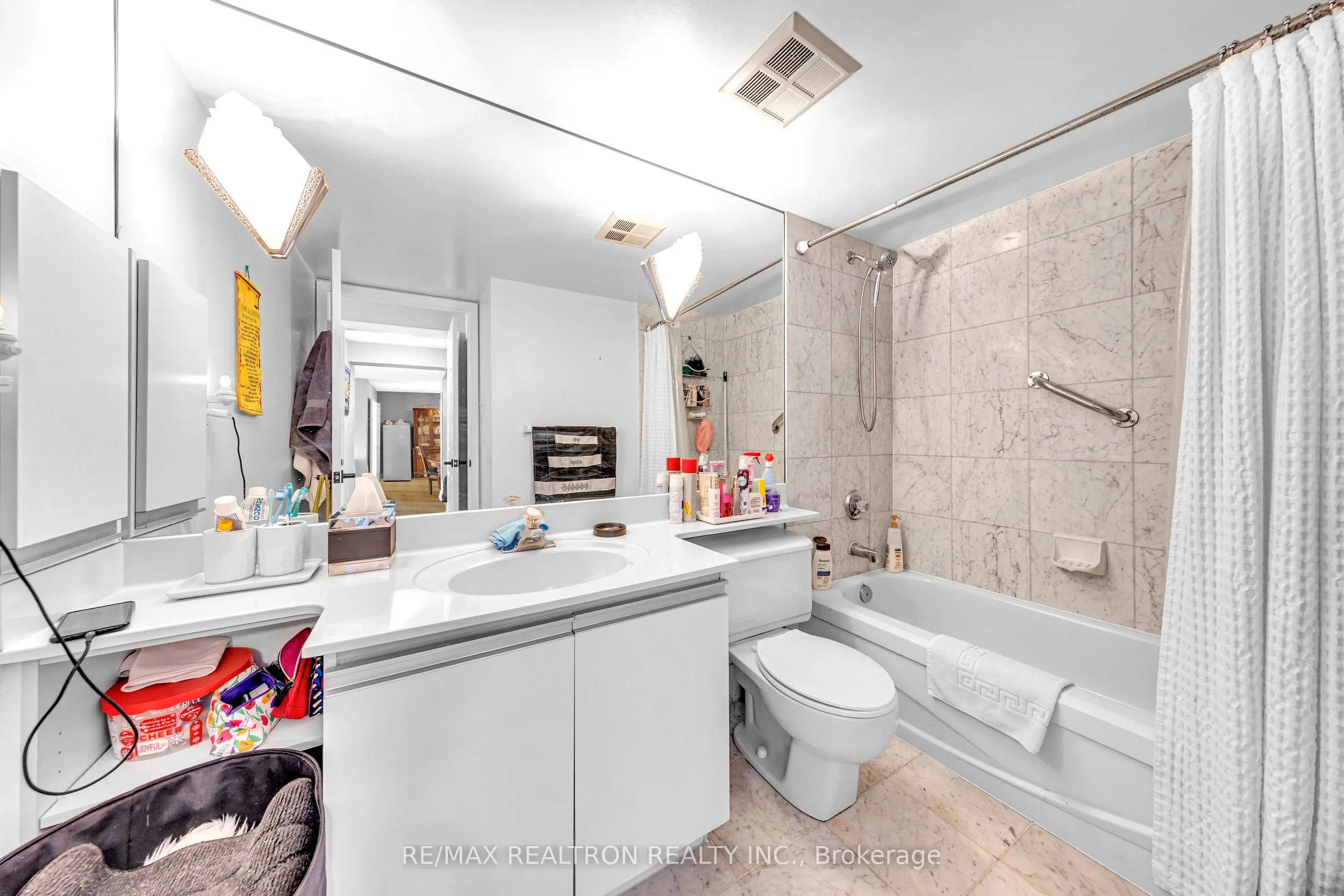 24 Hanover Road #907