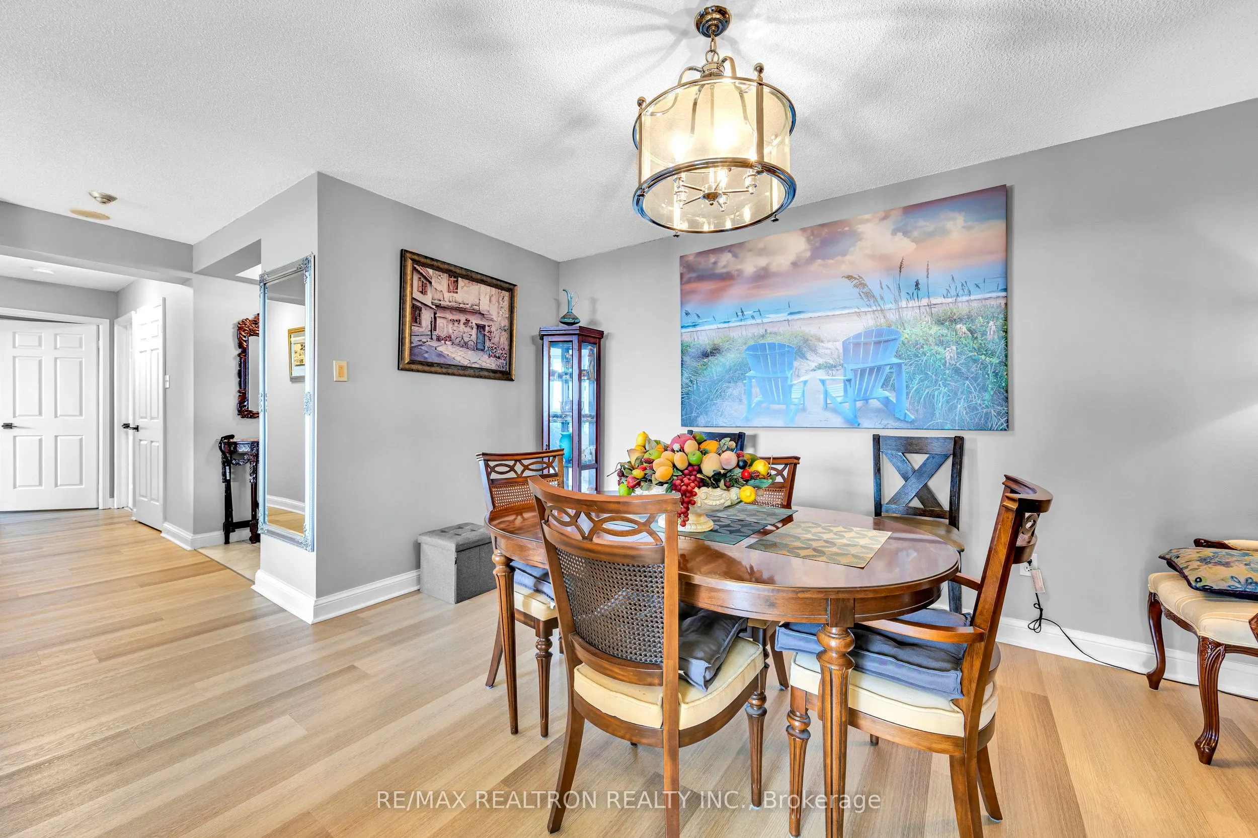24 Hanover Road #907
