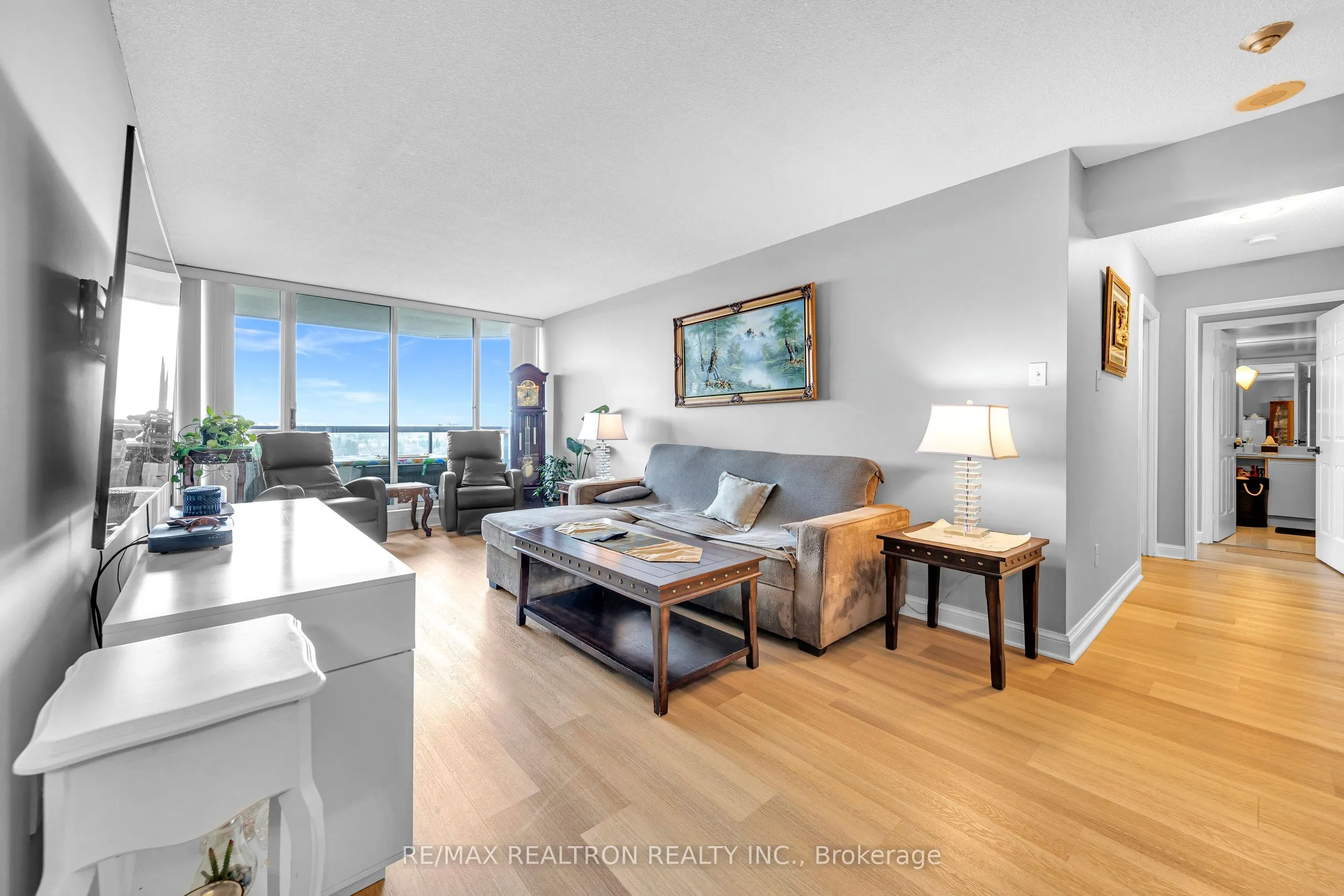 24 Hanover Road #907