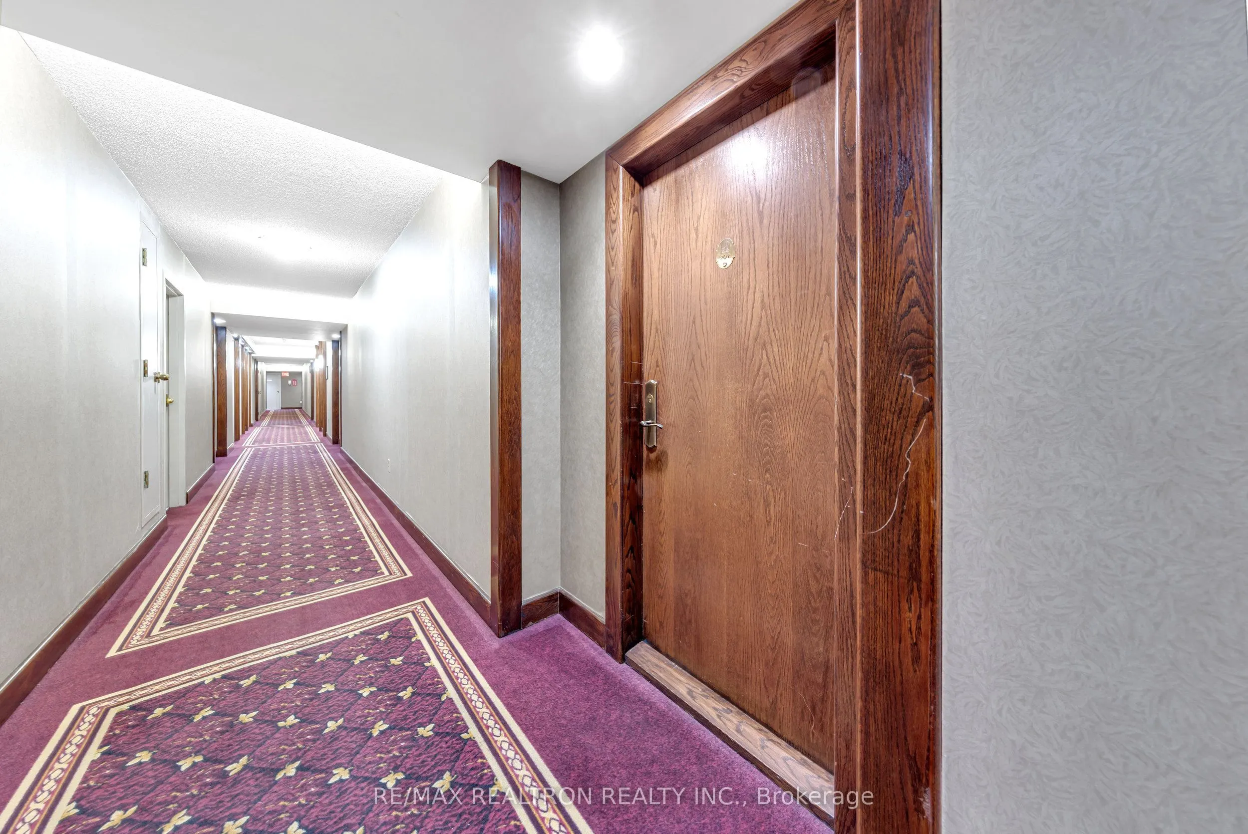 24 Hanover Road #907