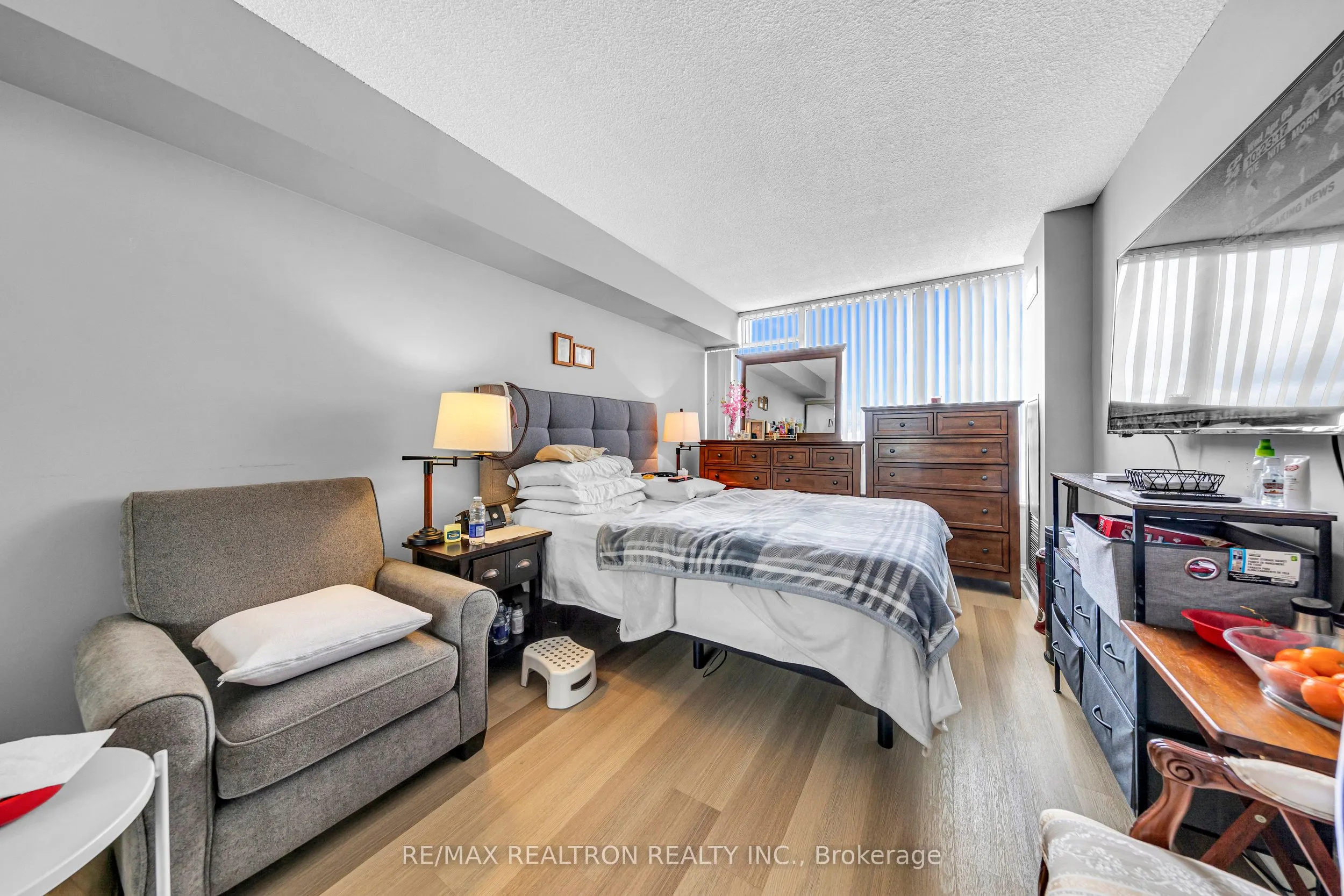 24 Hanover Road #907