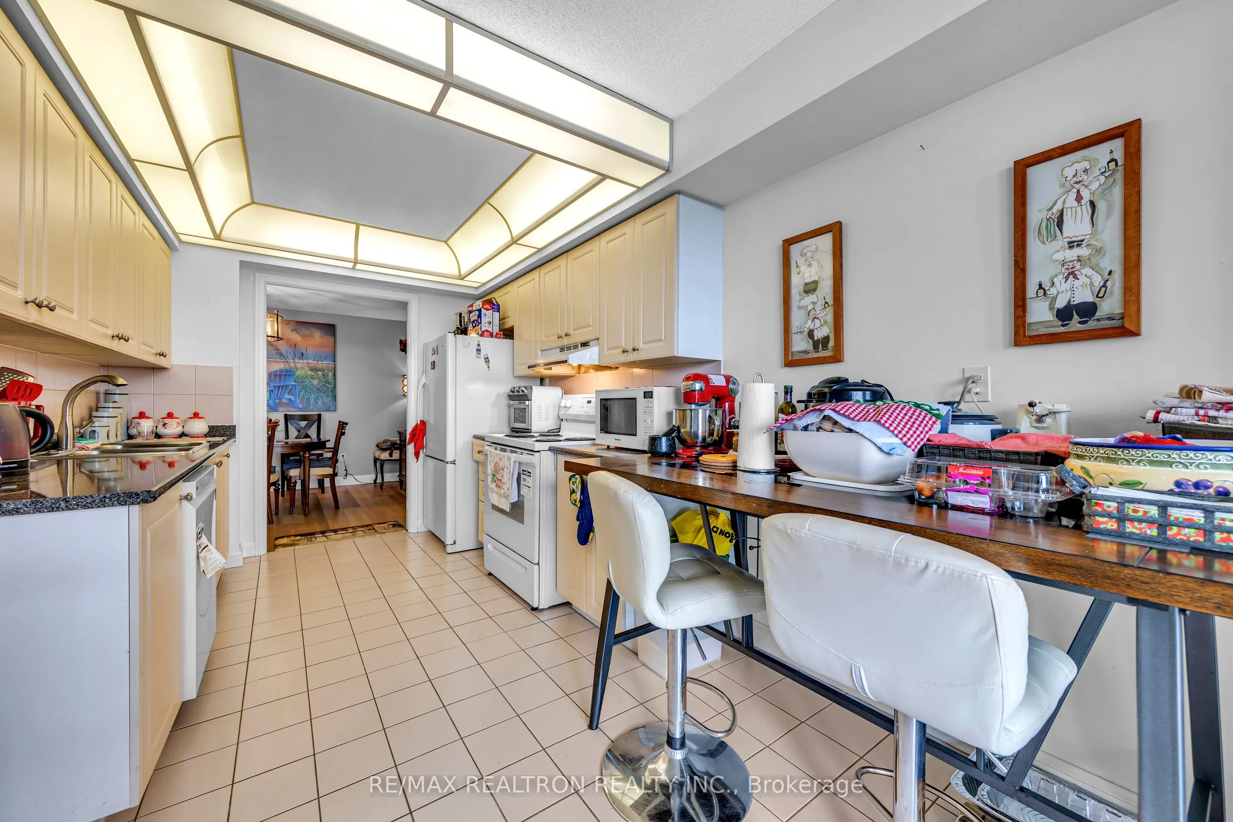 24 Hanover Road #907