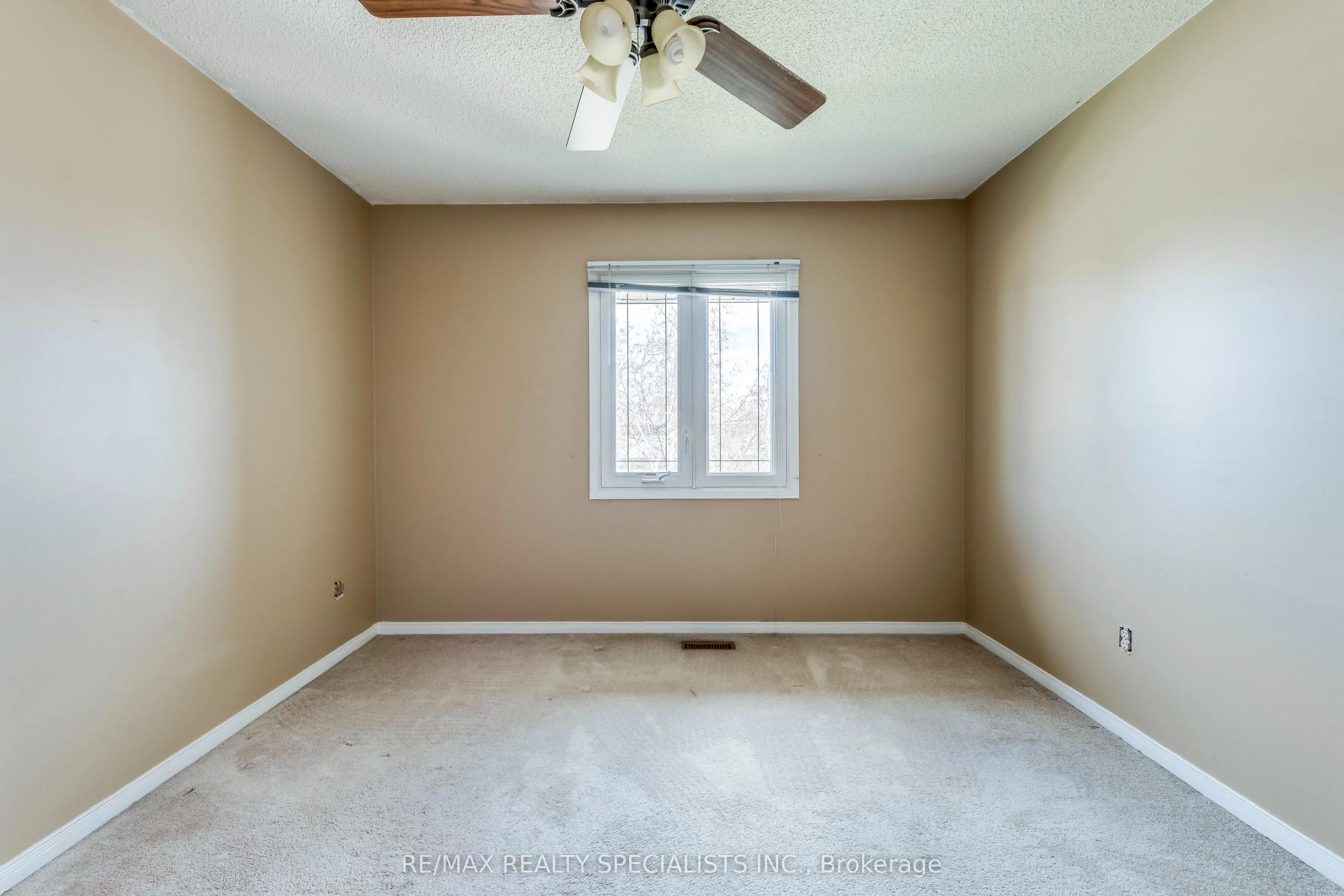 102 Sunforest Drive