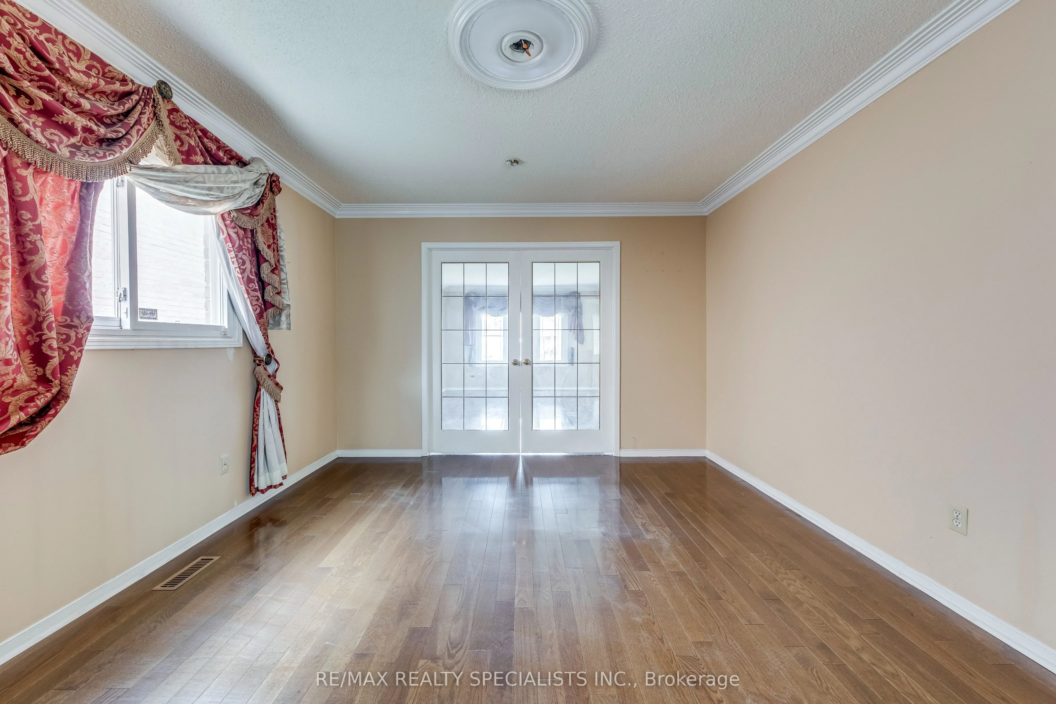 102 Sunforest Drive