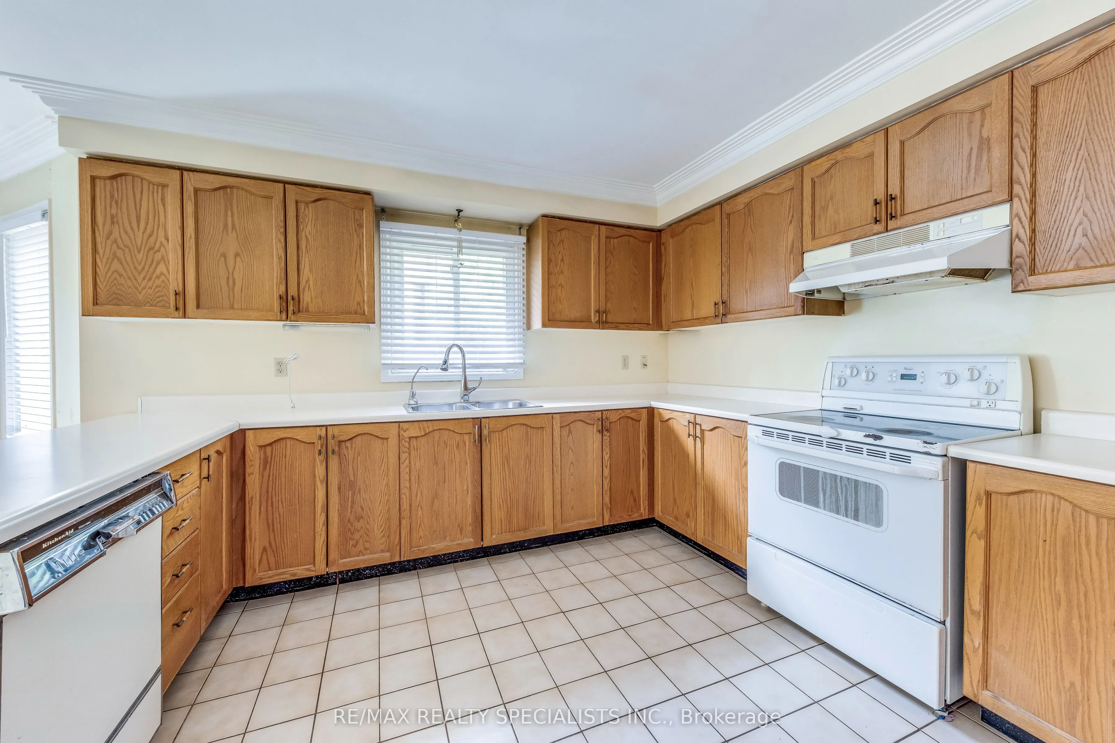 102 Sunforest Drive