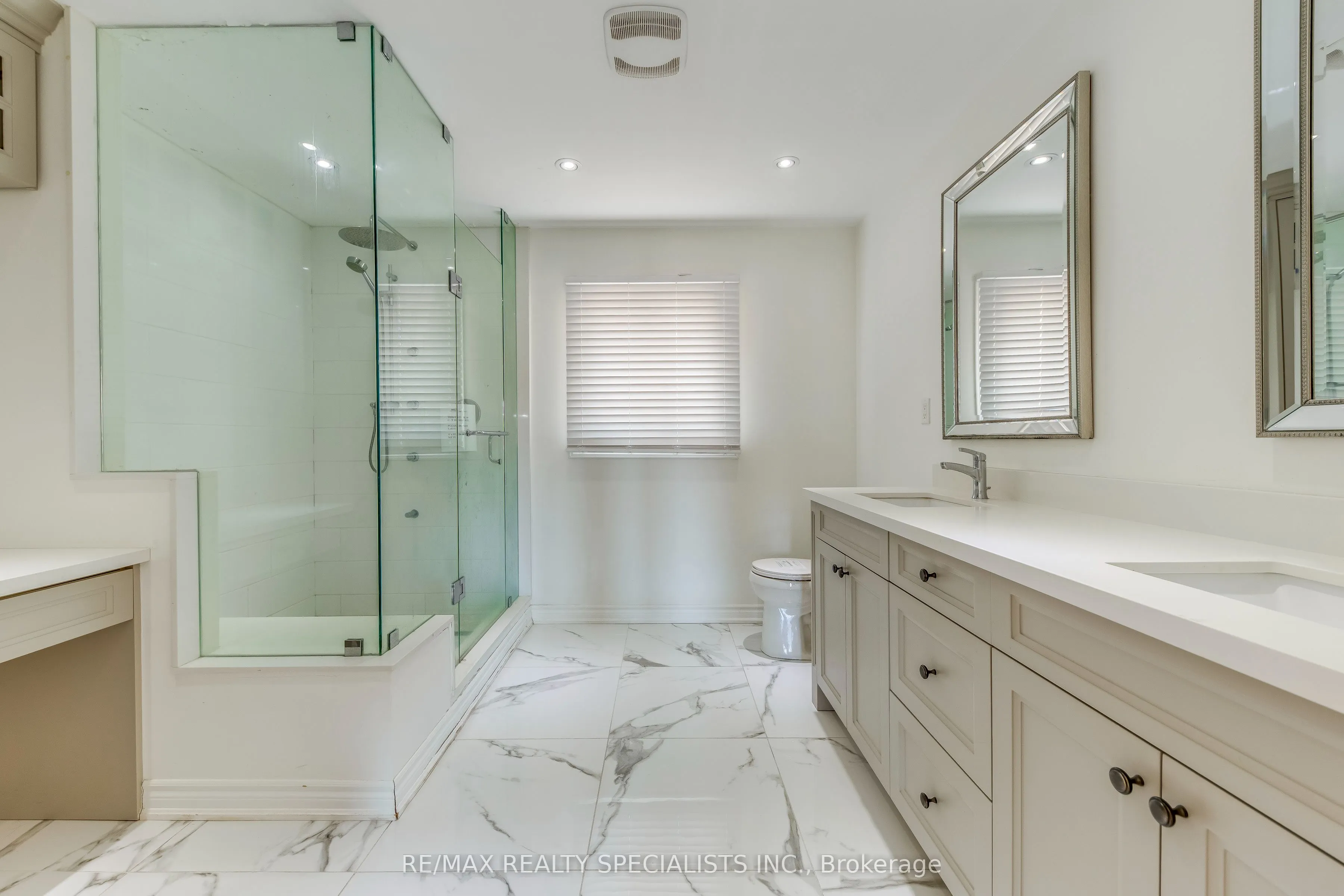 102 Sunforest Drive