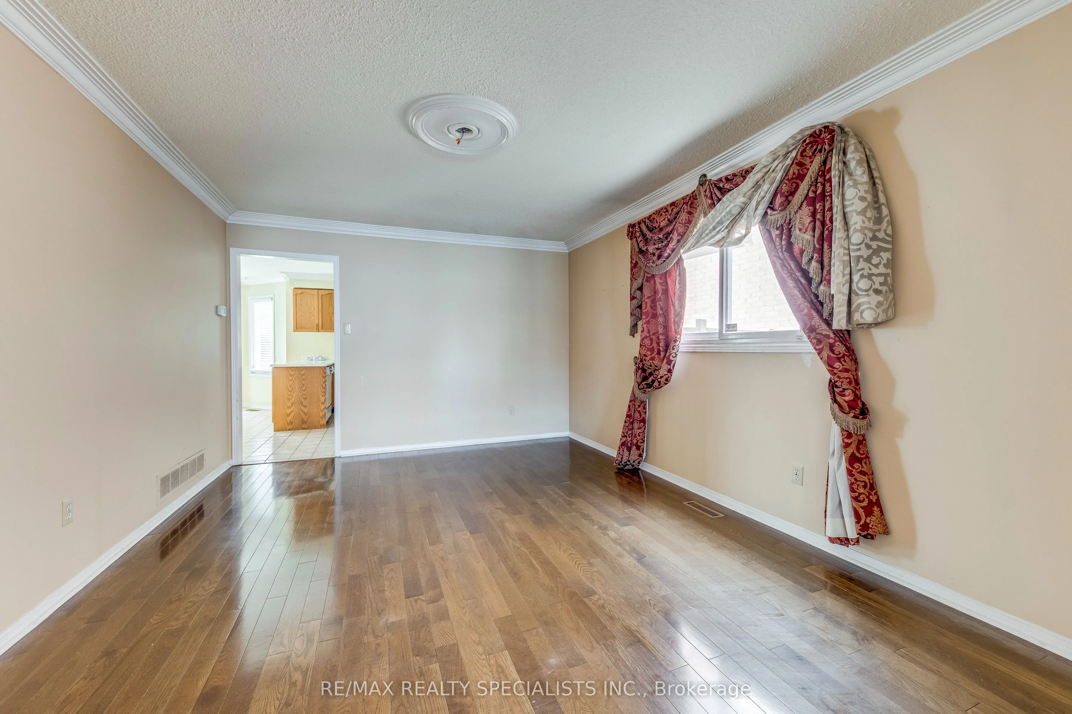 102 Sunforest Drive