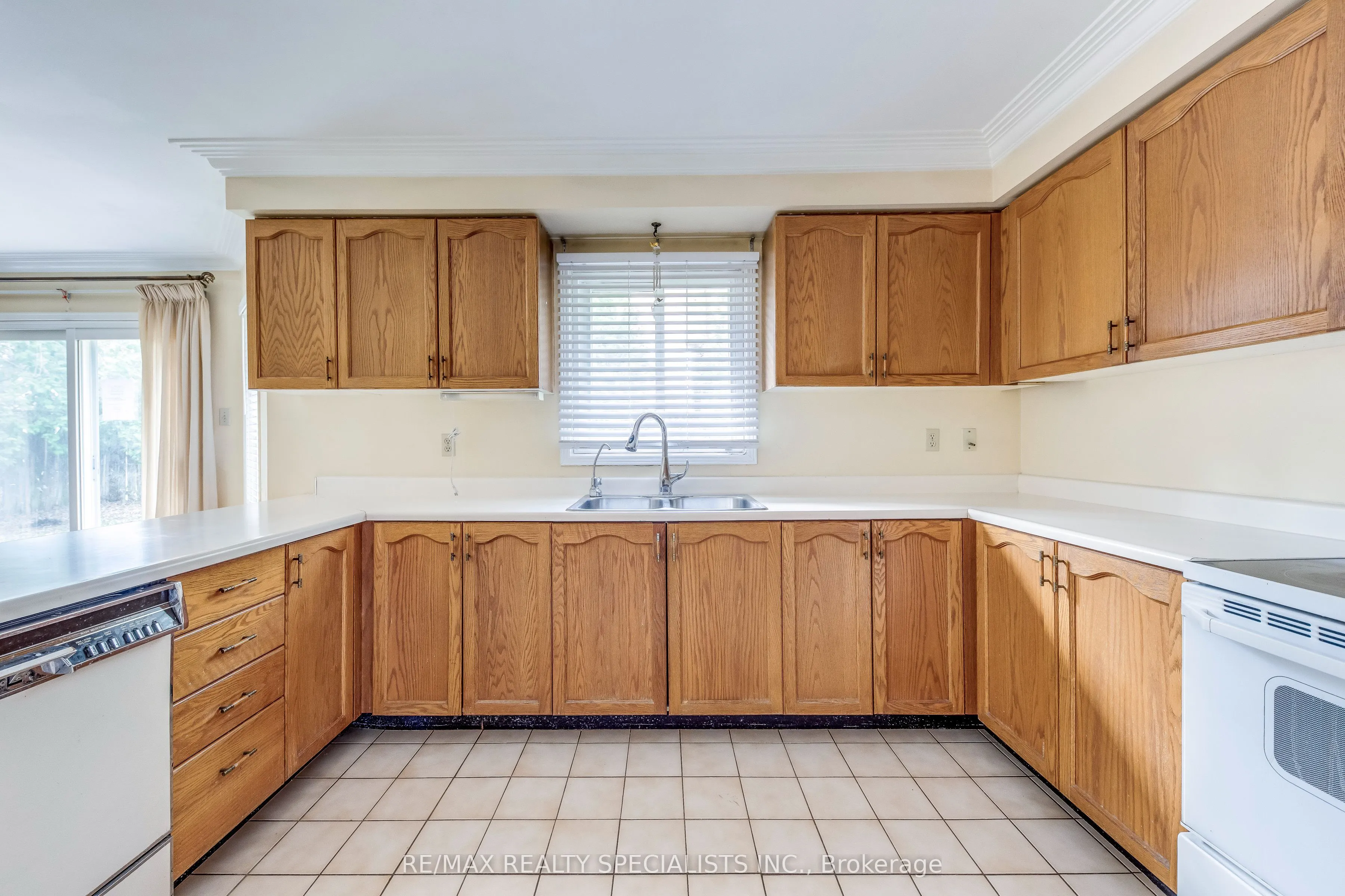 102 Sunforest Drive