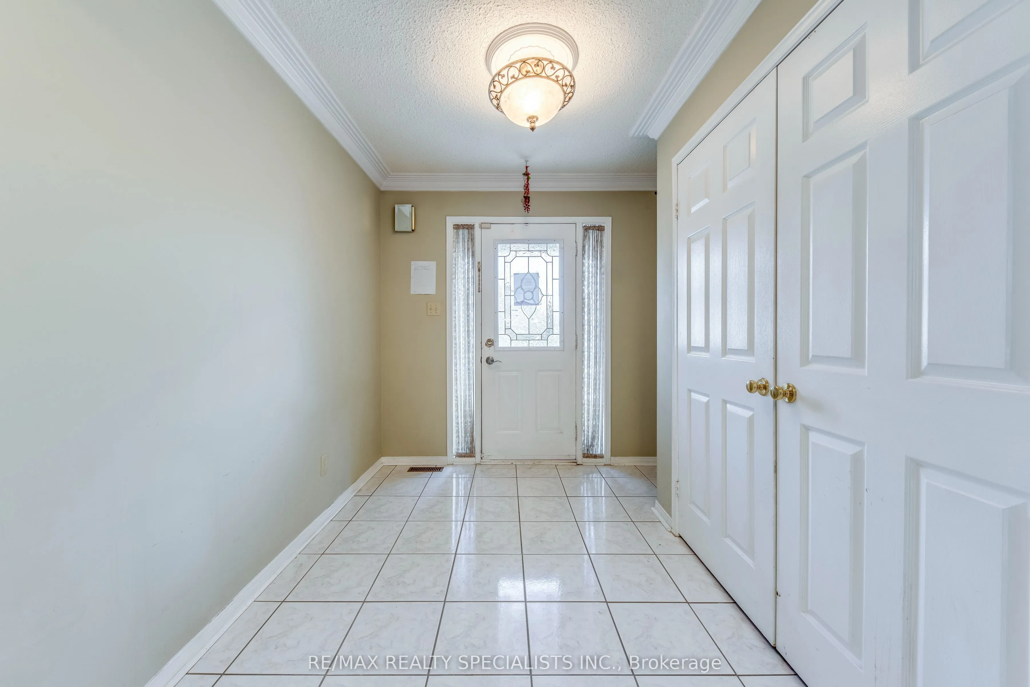 102 Sunforest Drive