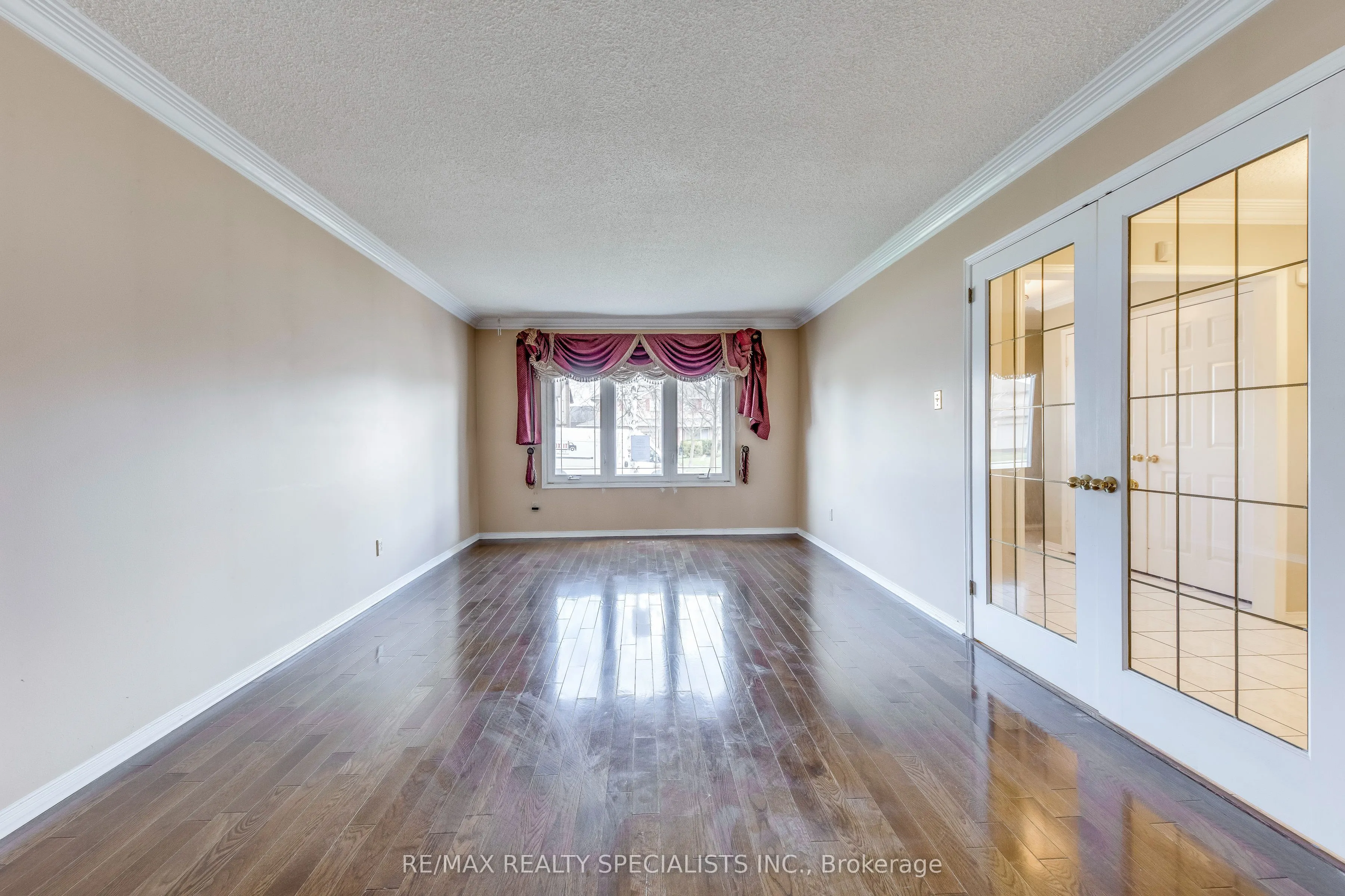 102 Sunforest Drive