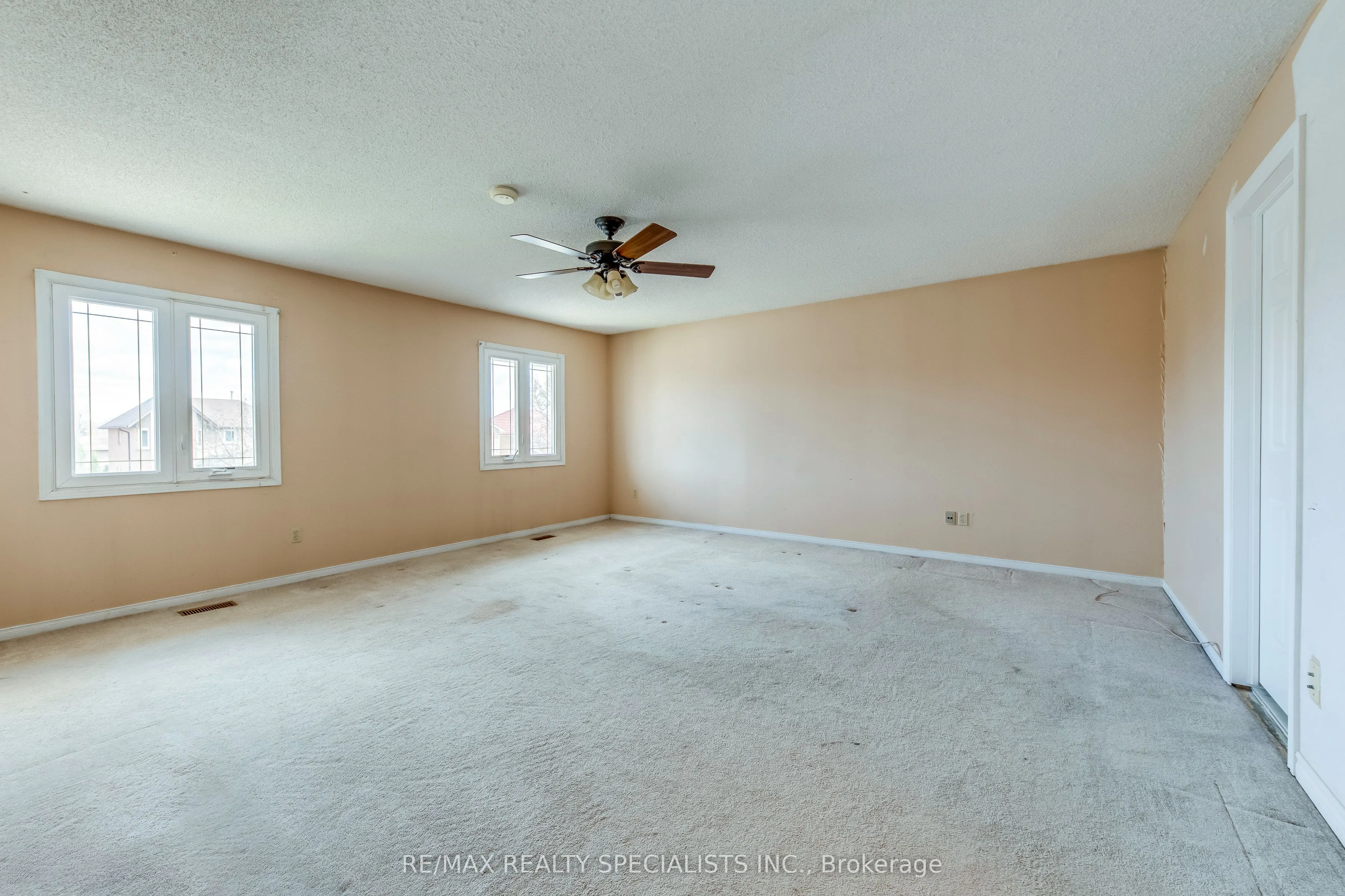 102 Sunforest Drive