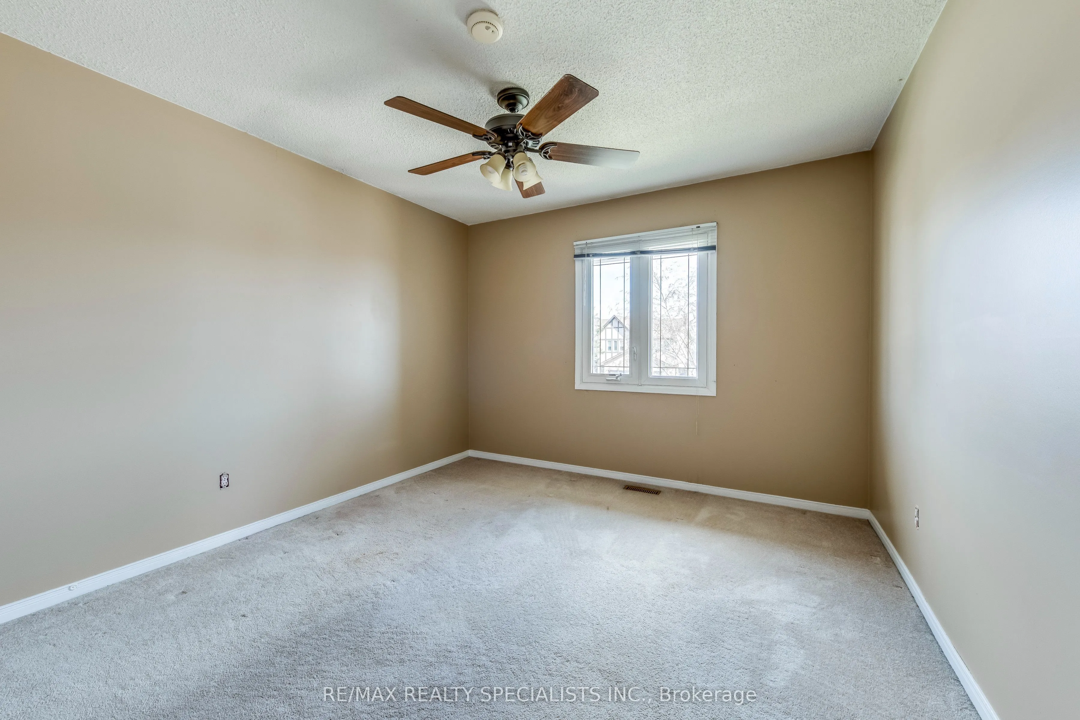 102 Sunforest Drive