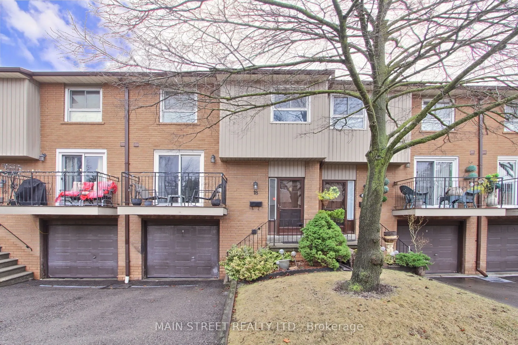 725 Vermouth Avenue, #18