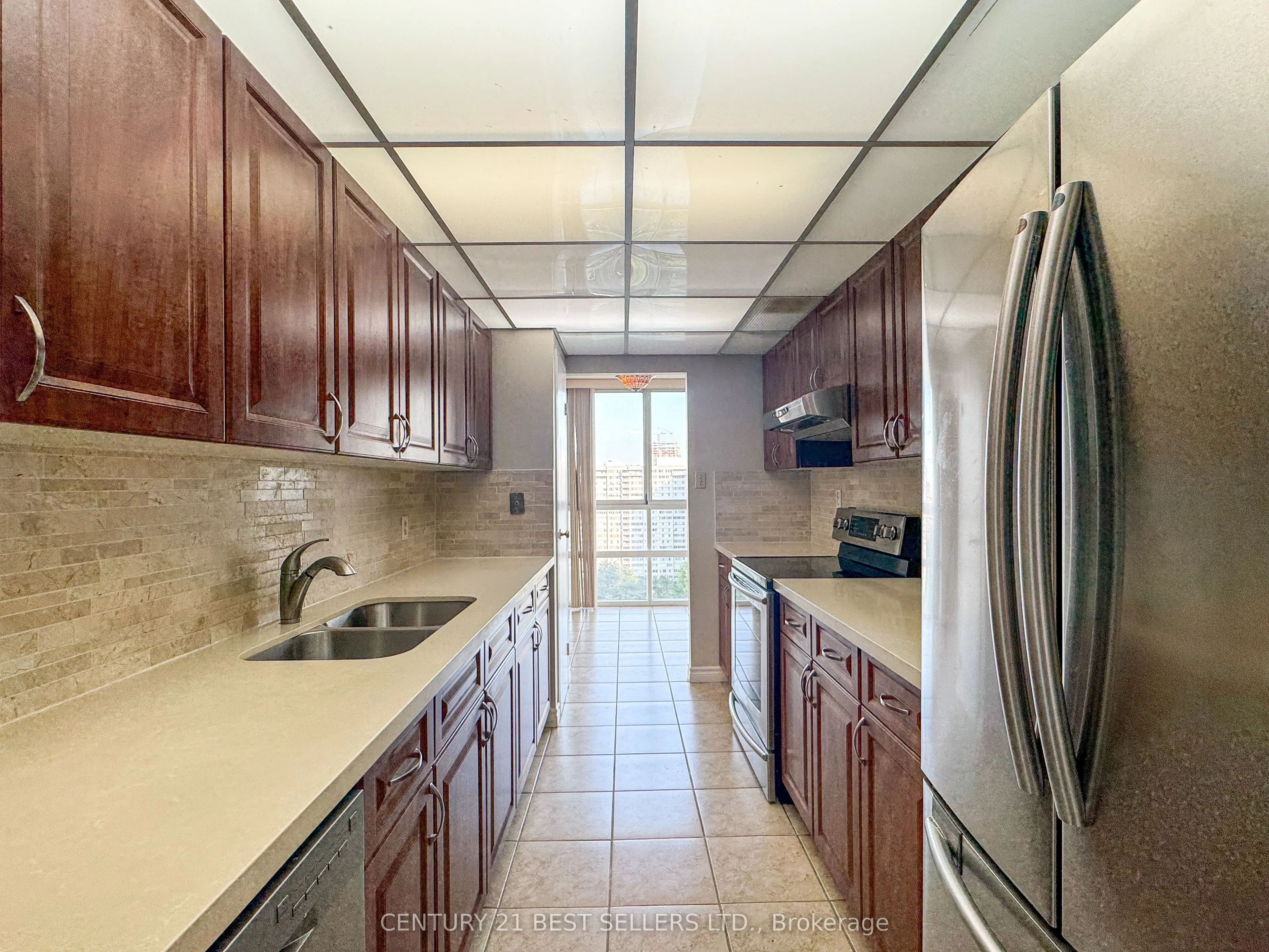 3650 Kaneff Crescent, #1803