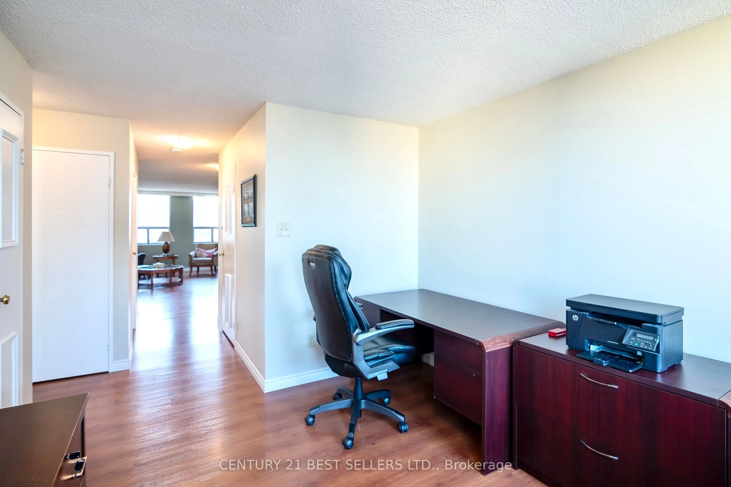 3650 Kaneff Crescent, #1803