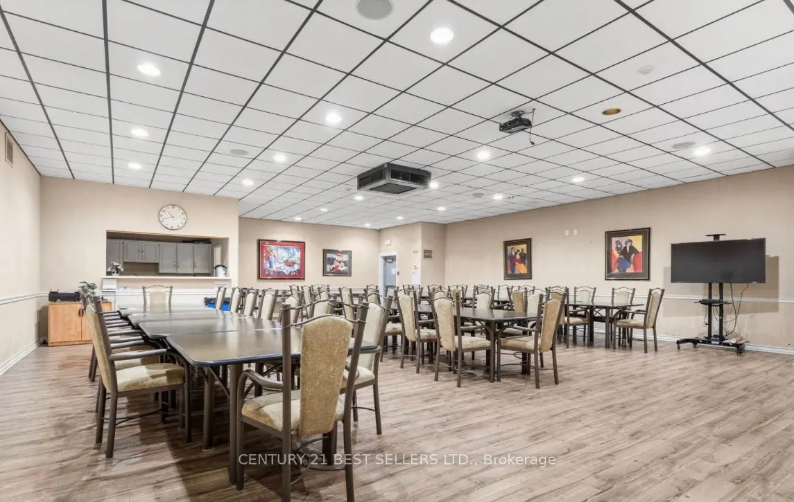 3650 Kaneff Crescent, #1803