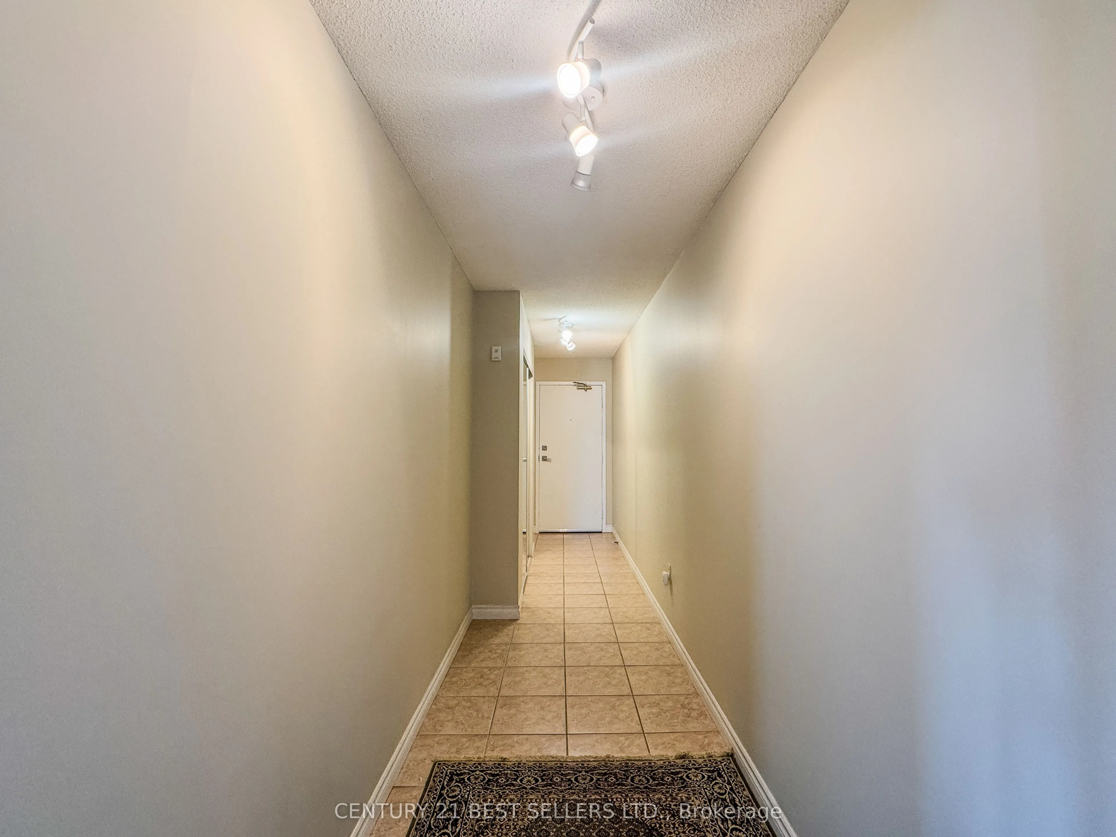 3650 Kaneff Crescent, #1803
