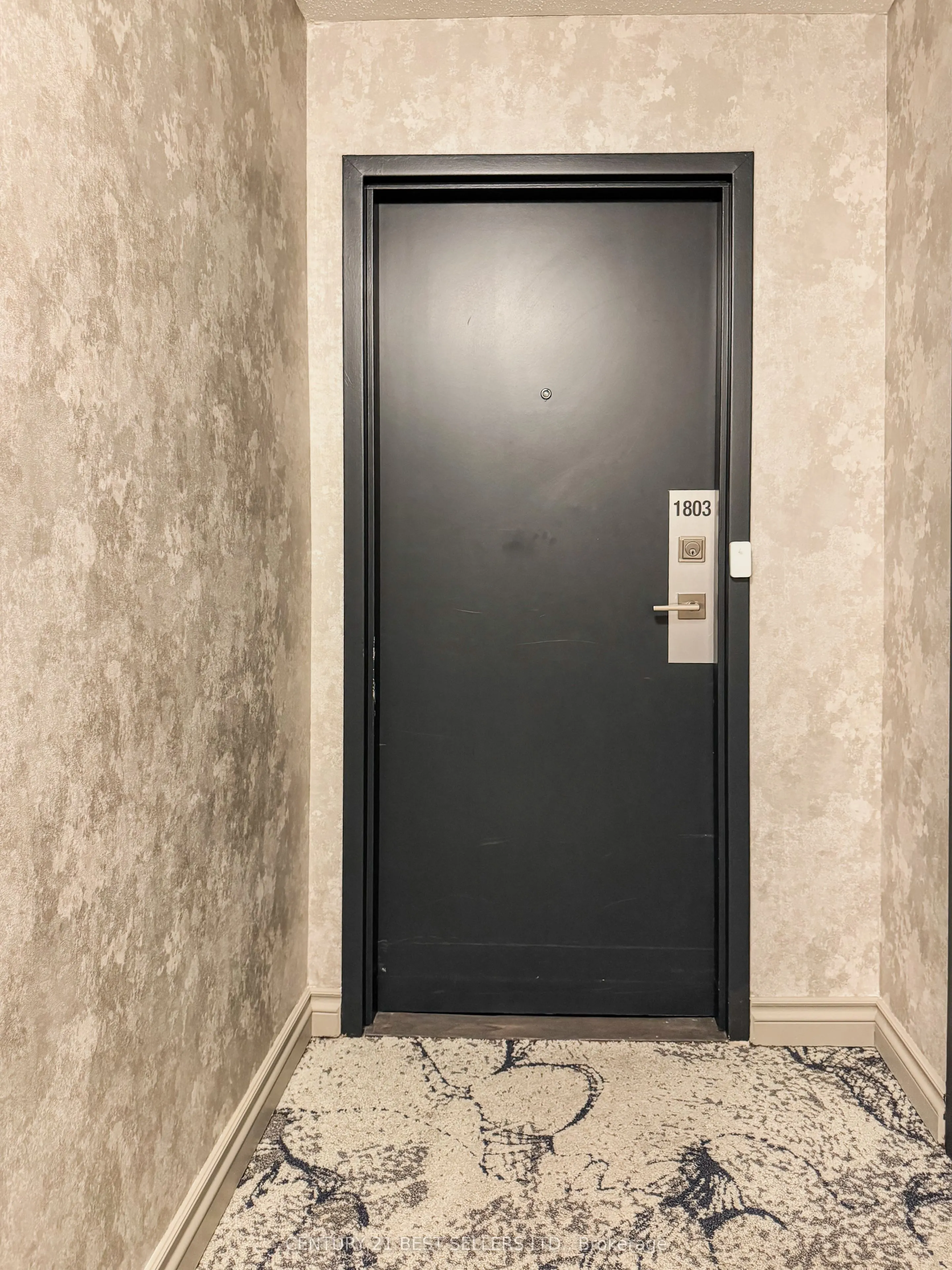3650 Kaneff Crescent, #1803