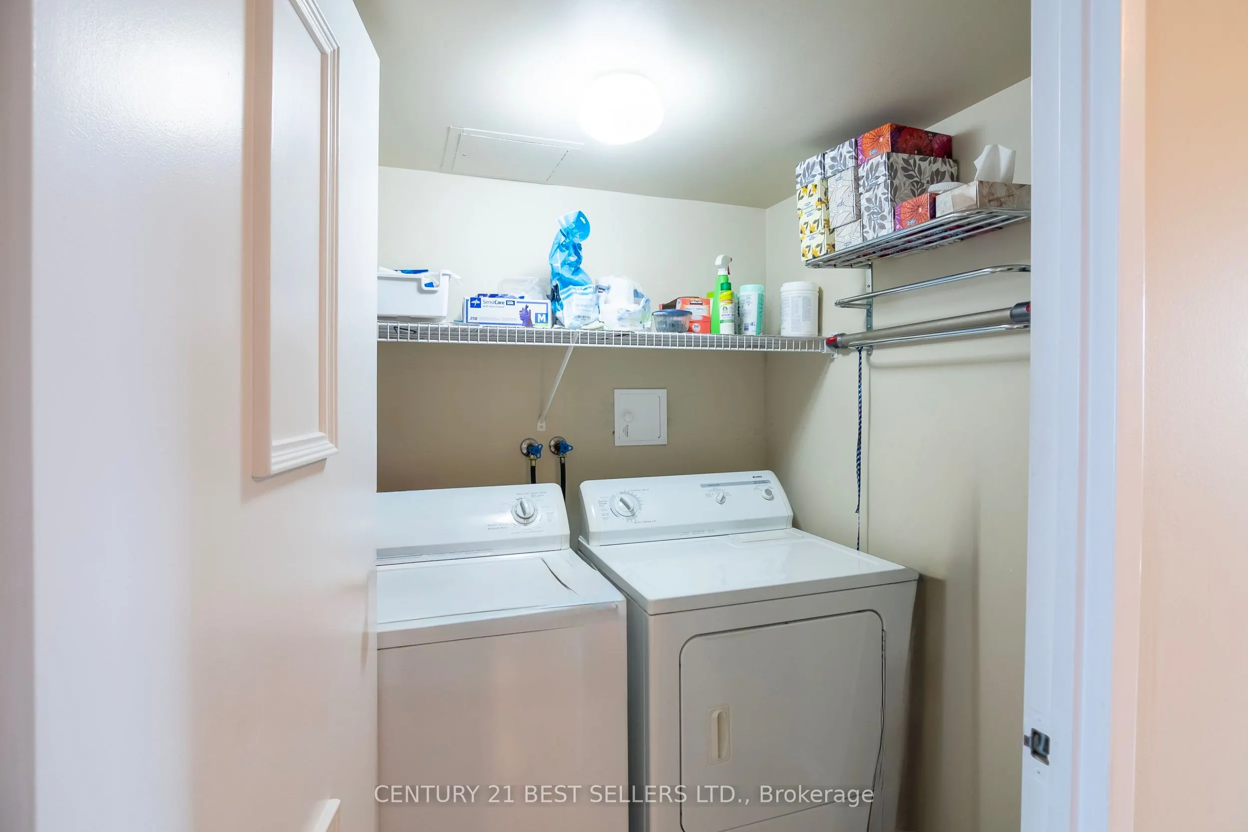 3650 Kaneff Crescent, #1803