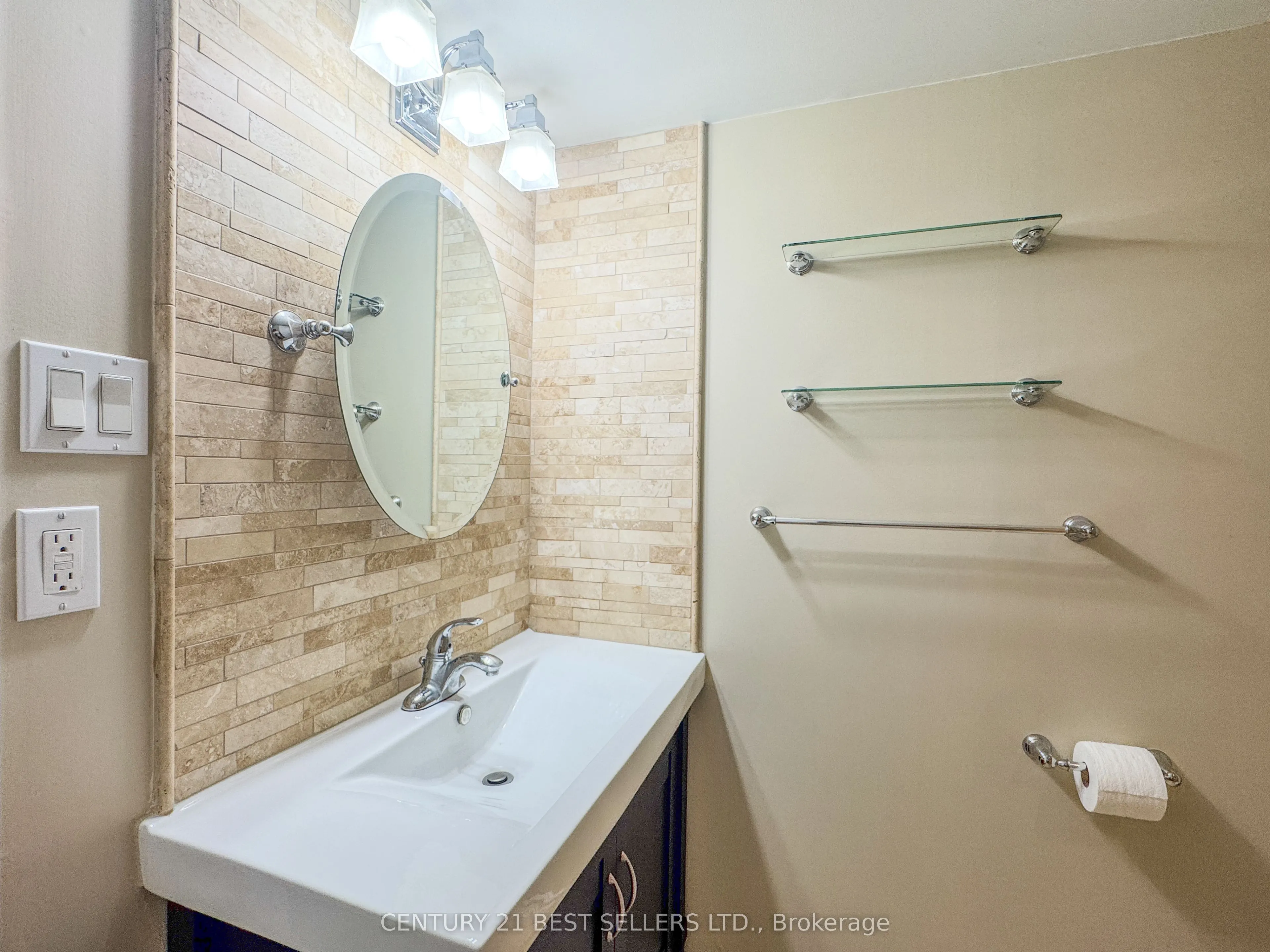 3650 Kaneff Crescent, #1803