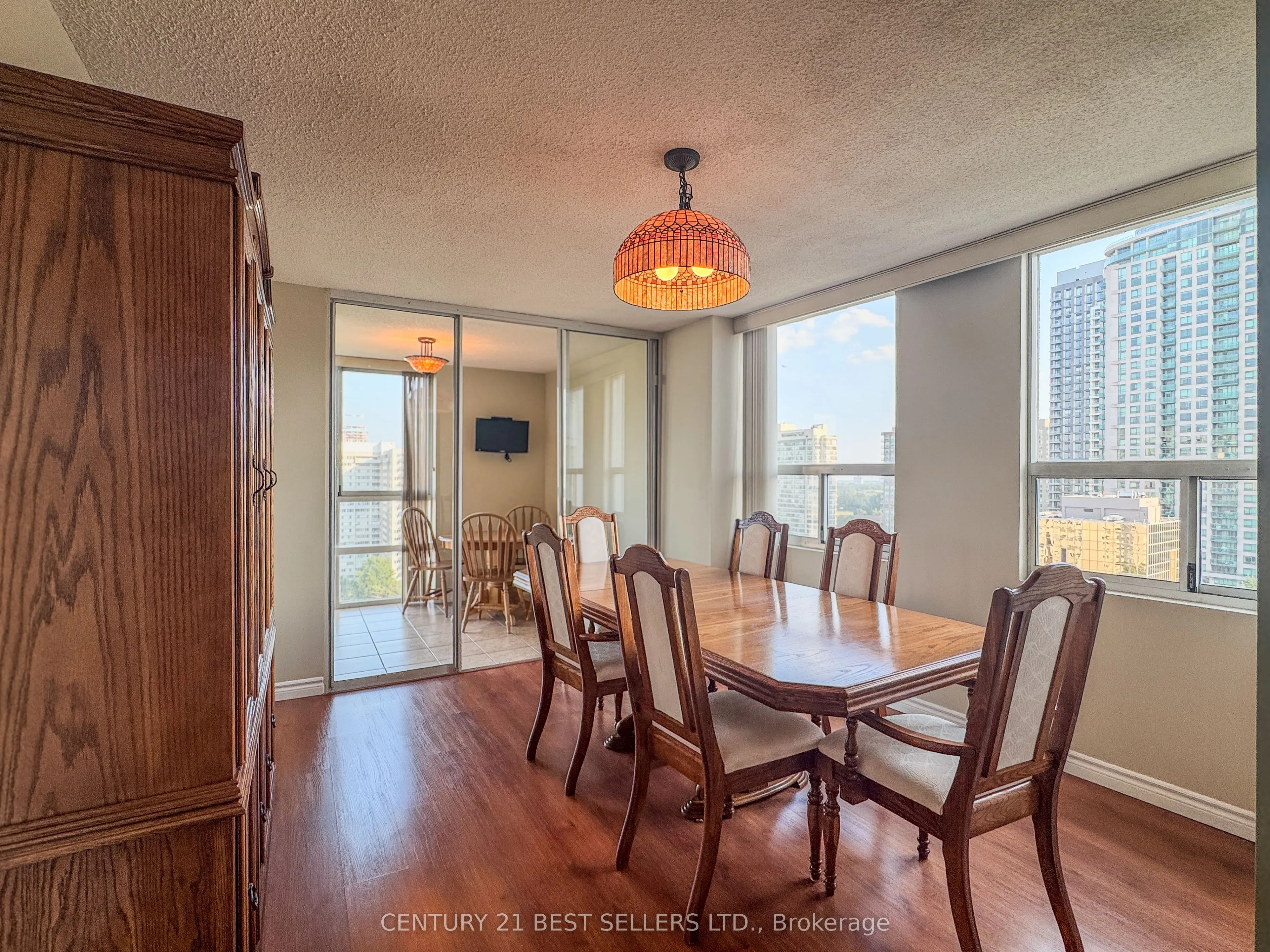 3650 Kaneff Crescent, #1803