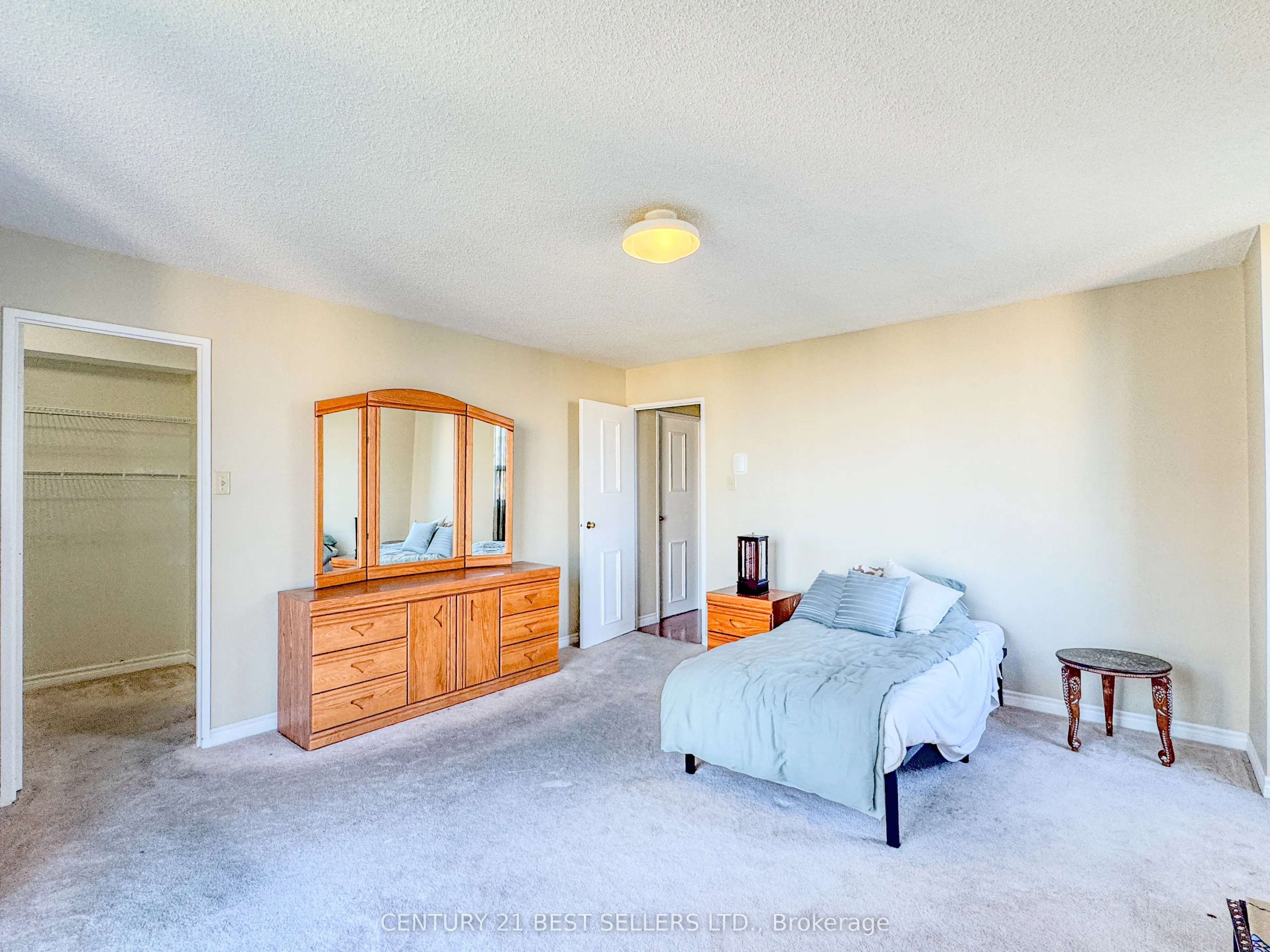 3650 Kaneff Crescent, #1803