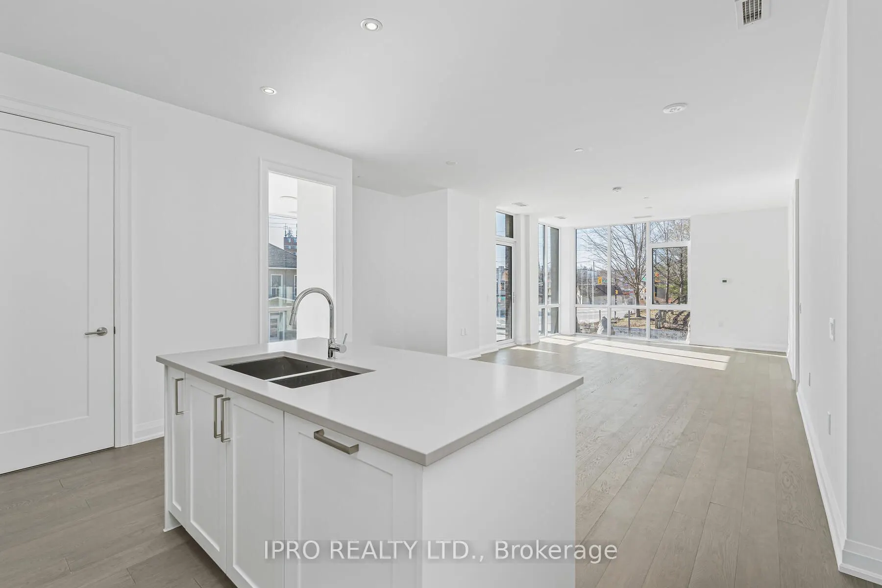 42 Mill Street, #209