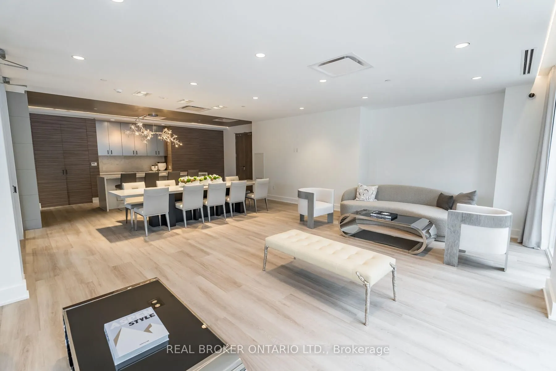 42 Mill Street, #209