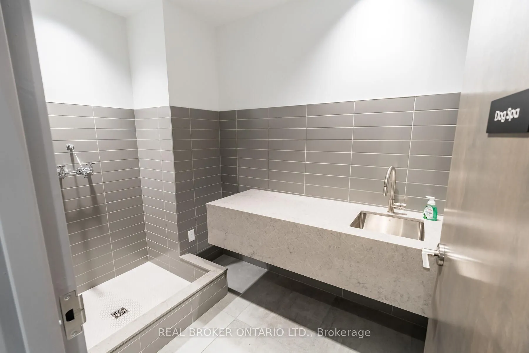 42 Mill Street, #209