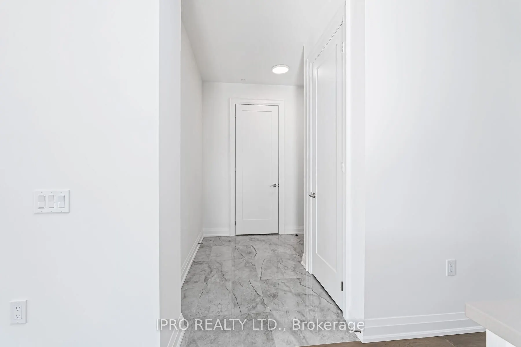 42 Mill Street, #209