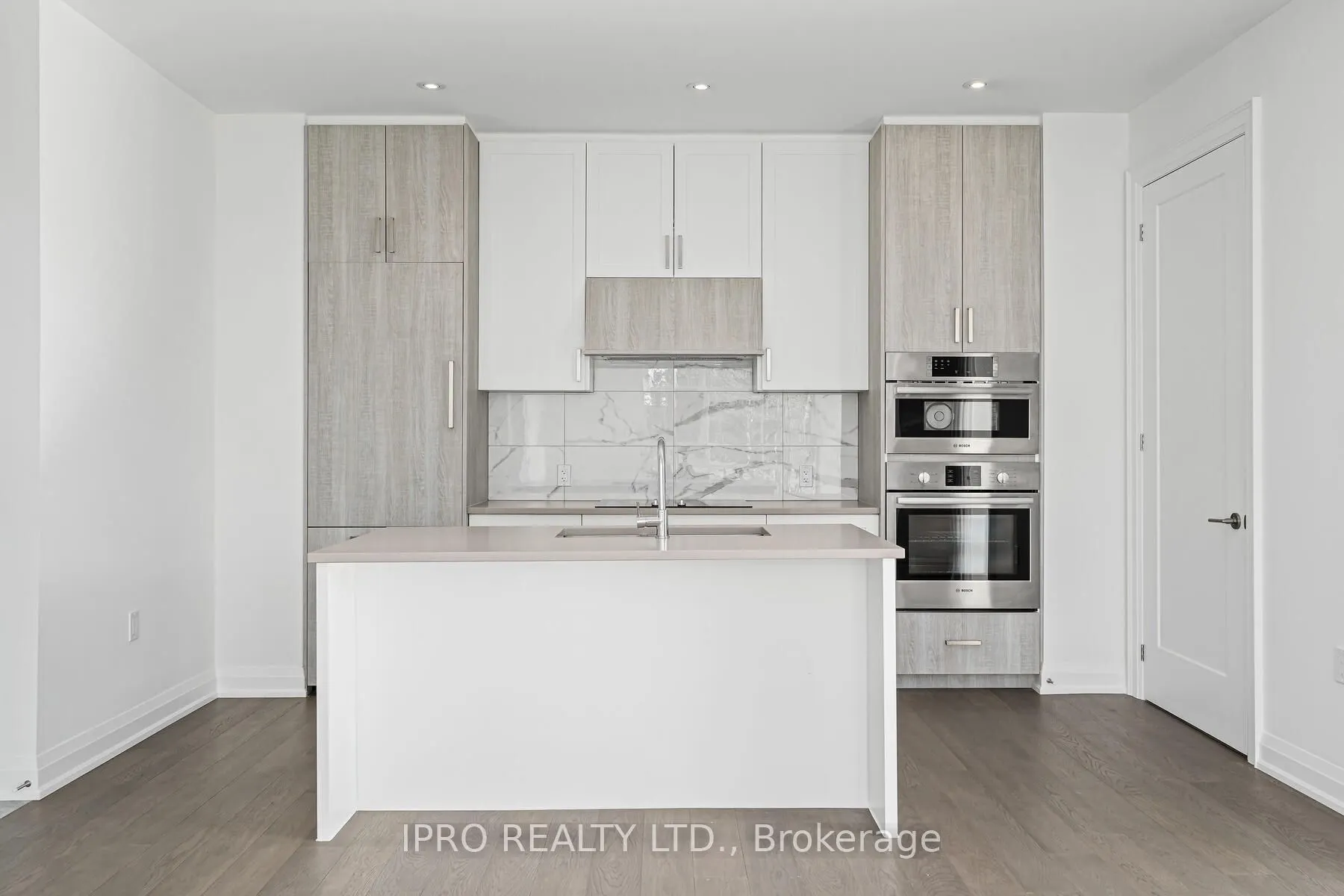 42 Mill Street, #209