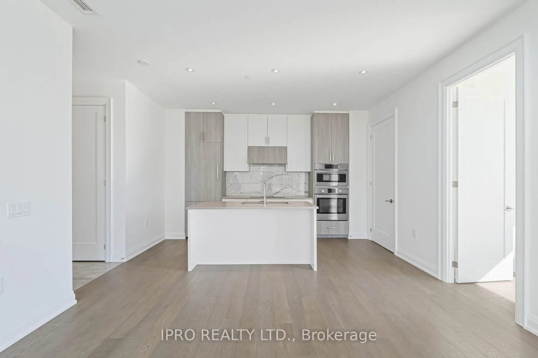 42 Mill Street, #209