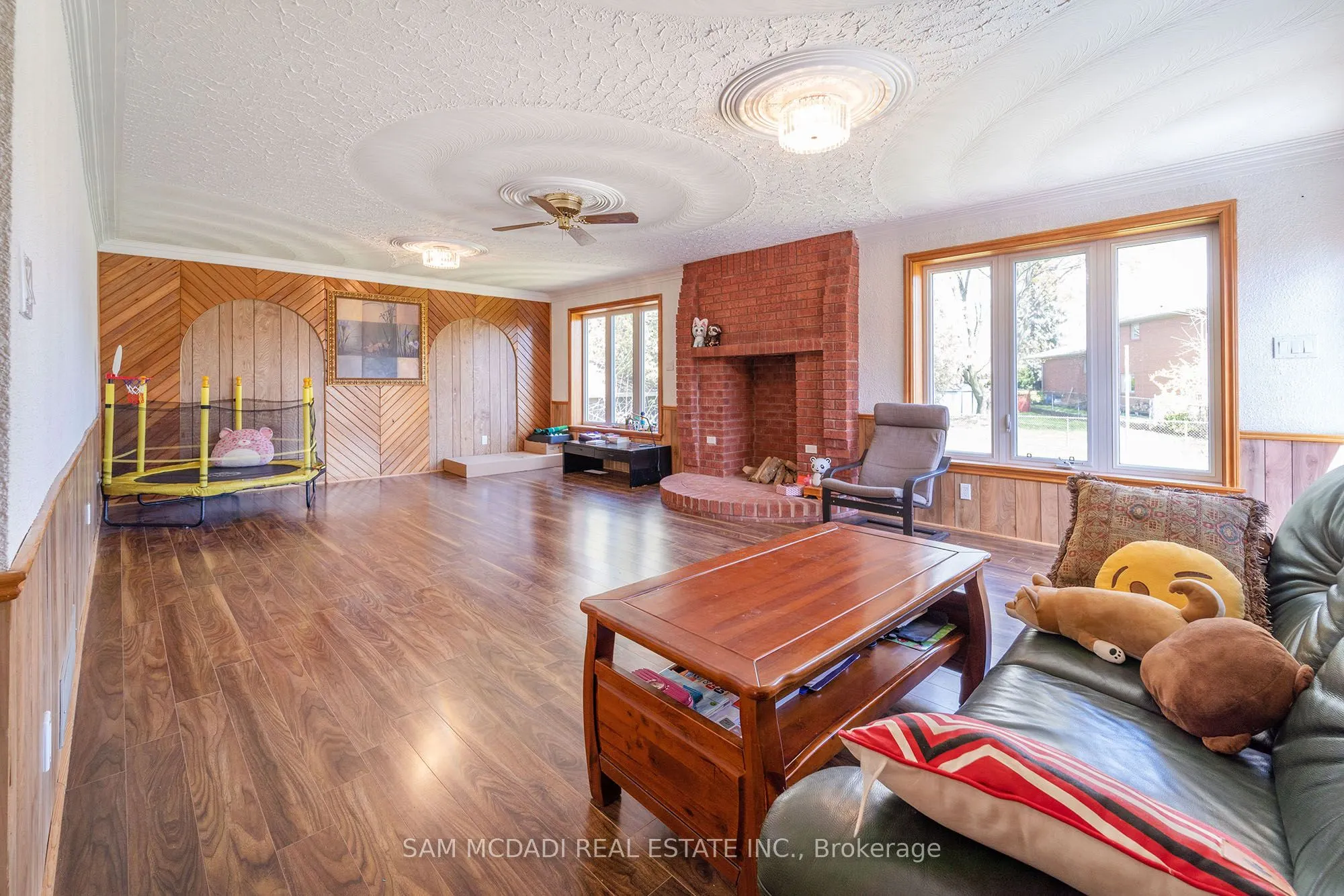 1351 Haig Boulevard