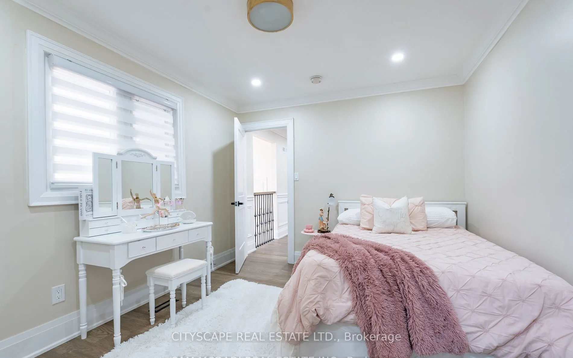 1270 Saginaw Crescent