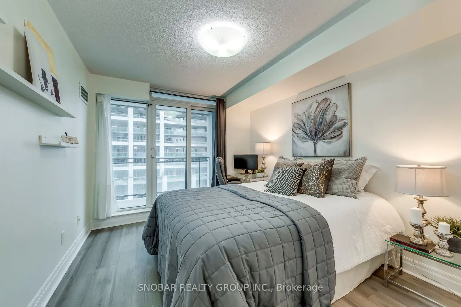 2121 Lakeshore Boulevard W, #816