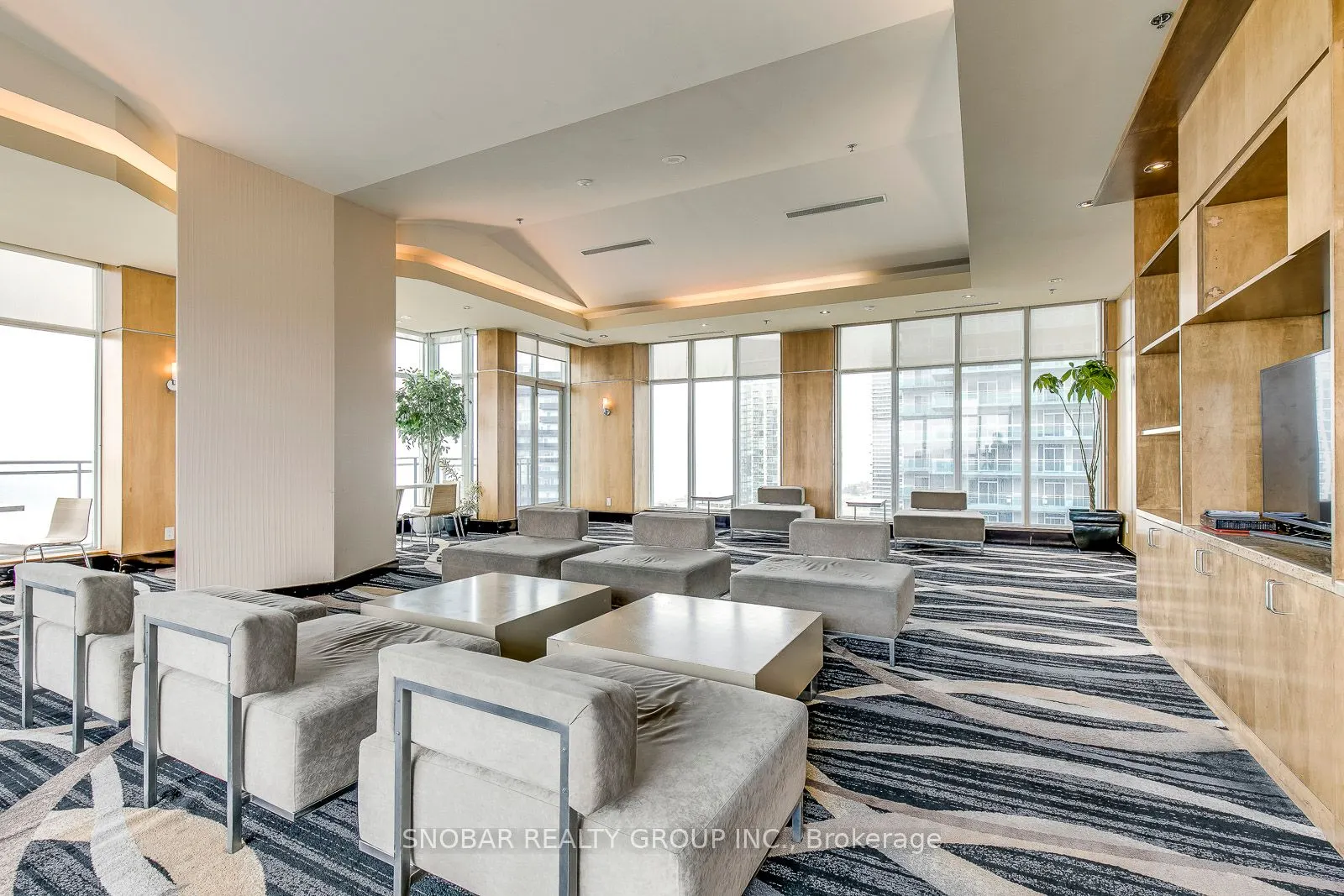 2121 Lakeshore Boulevard W, #816