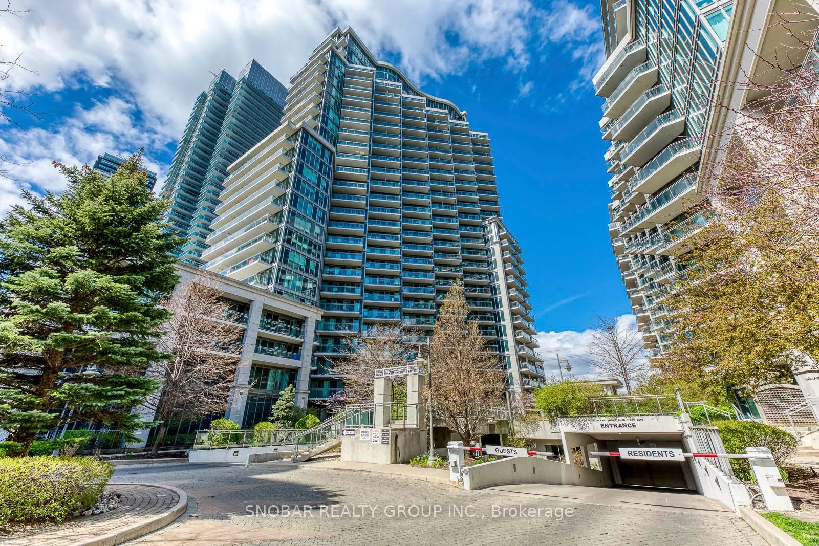 2121 Lakeshore Boulevard W, #816