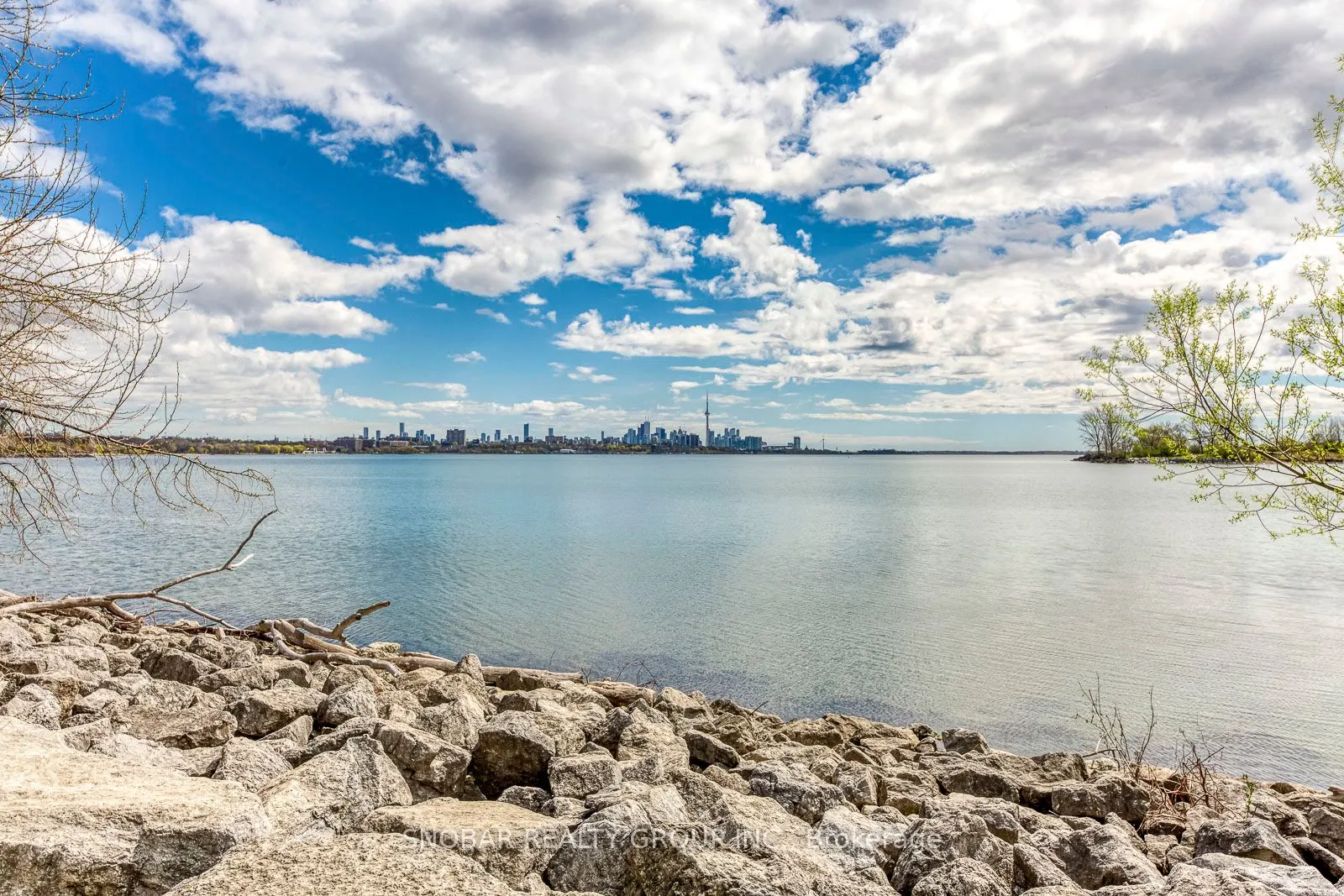 2121 Lakeshore Boulevard W, #816