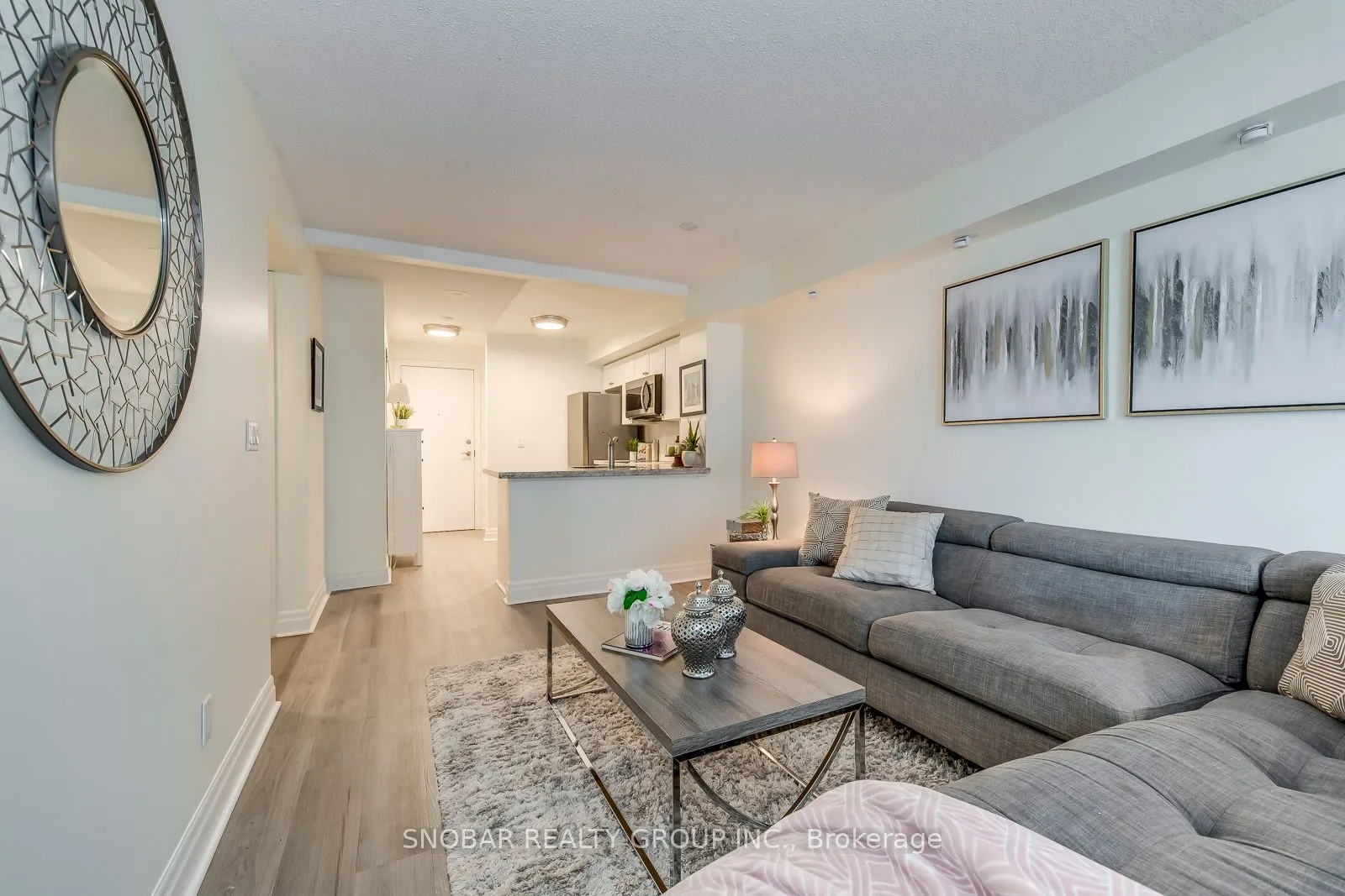 2121 Lakeshore Boulevard W, #816