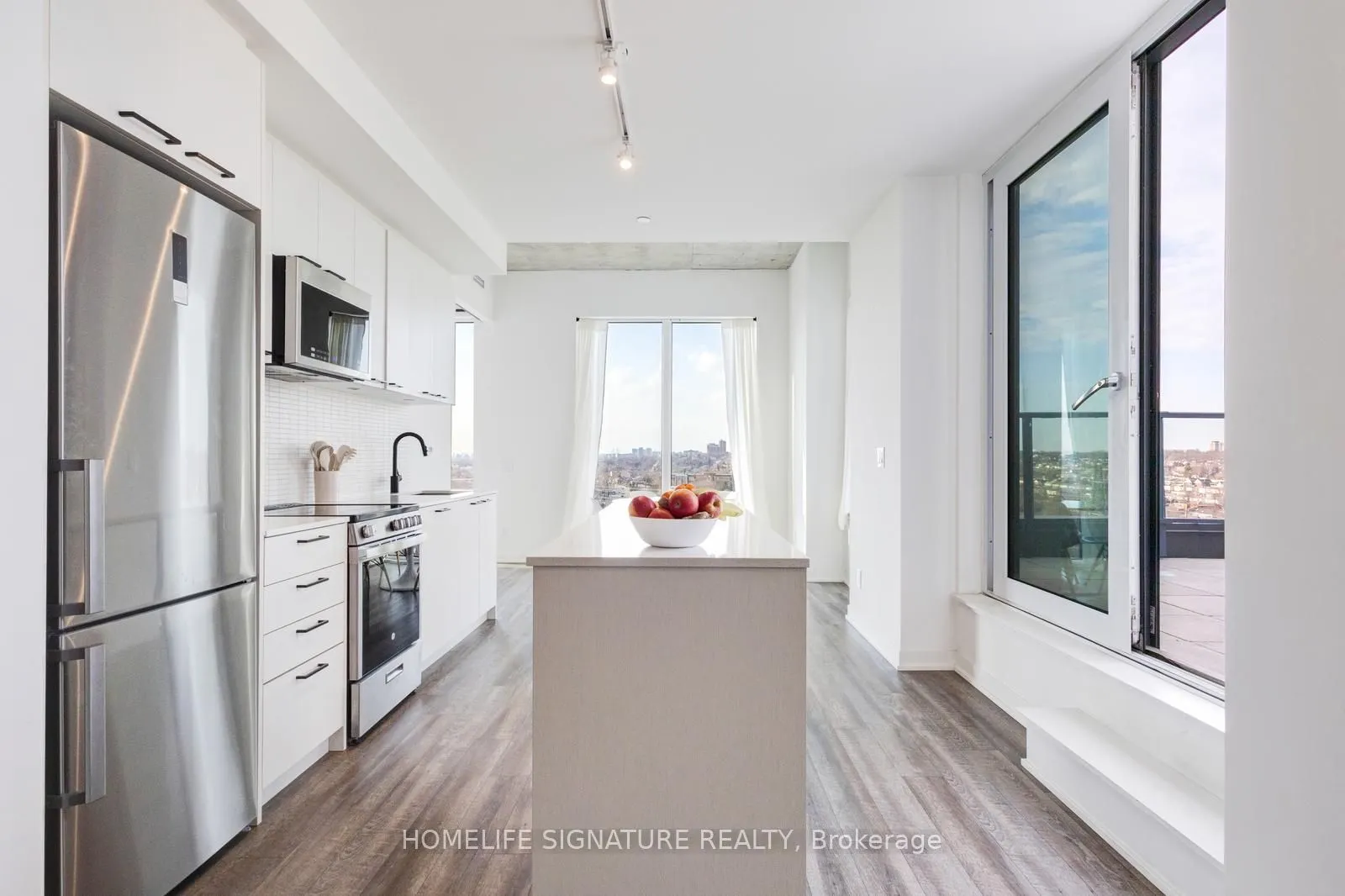 1808 St Clair Avenue W, #1002