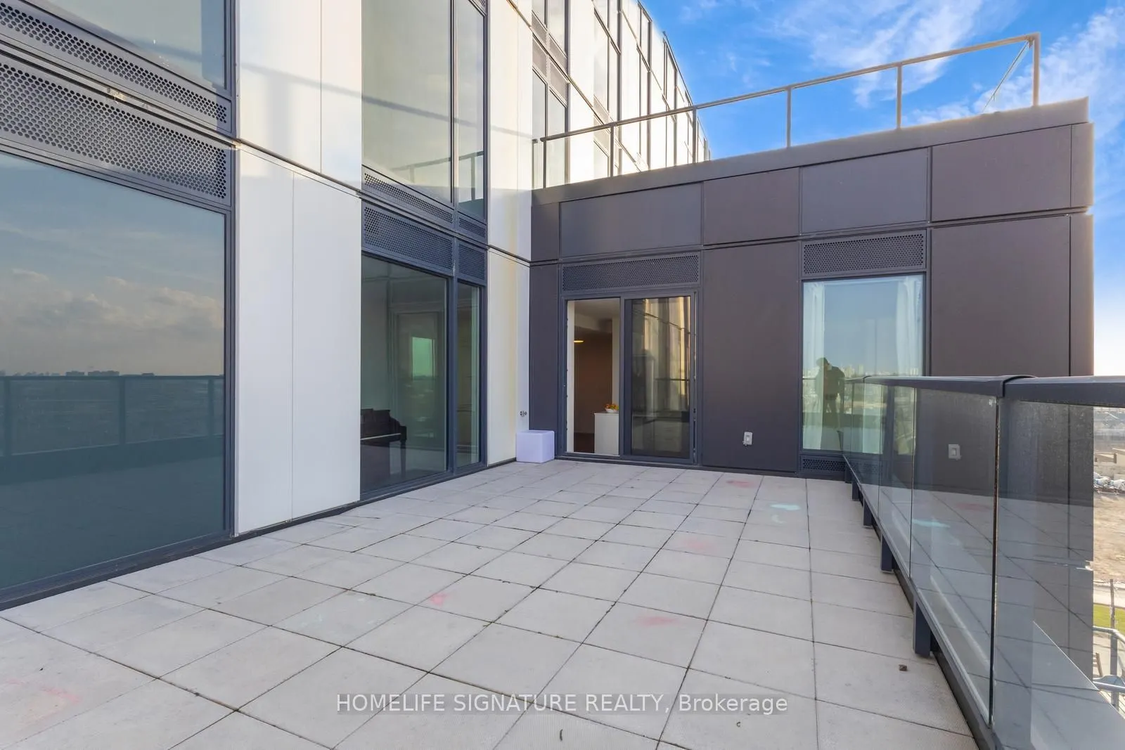 1808 St Clair Avenue W, #1002
