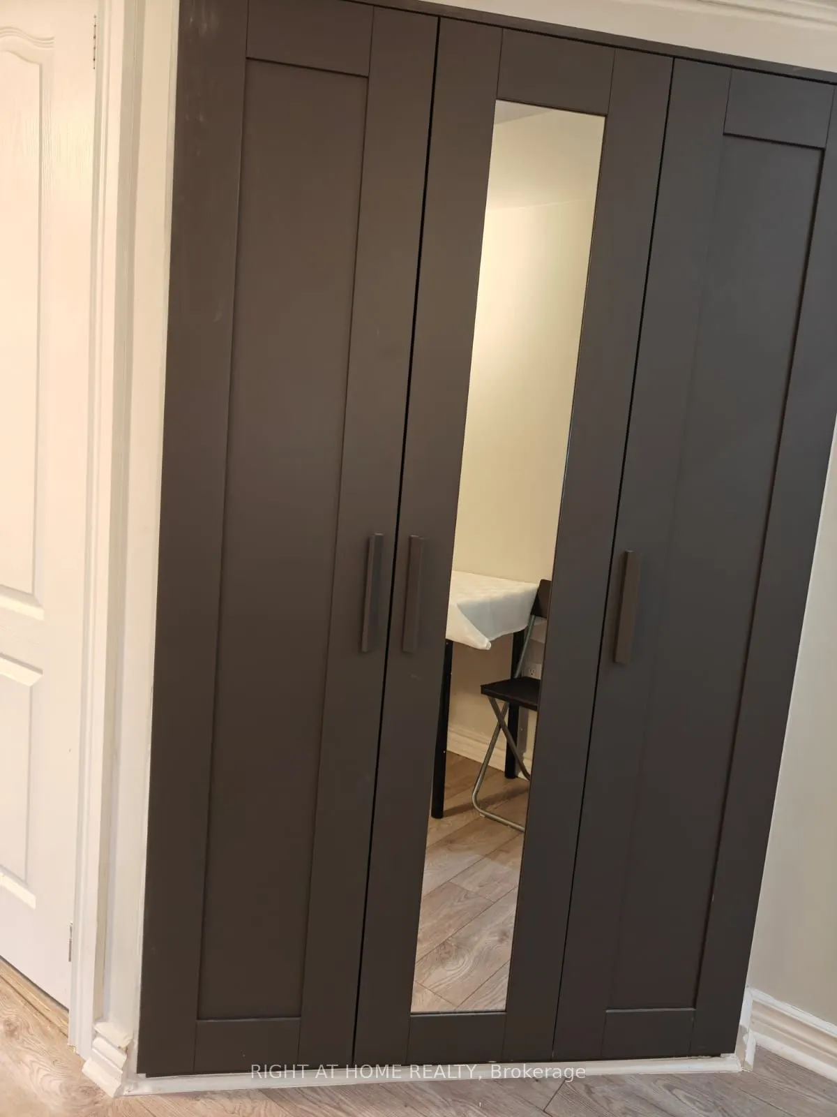 995 Reimer Common, #Basment
