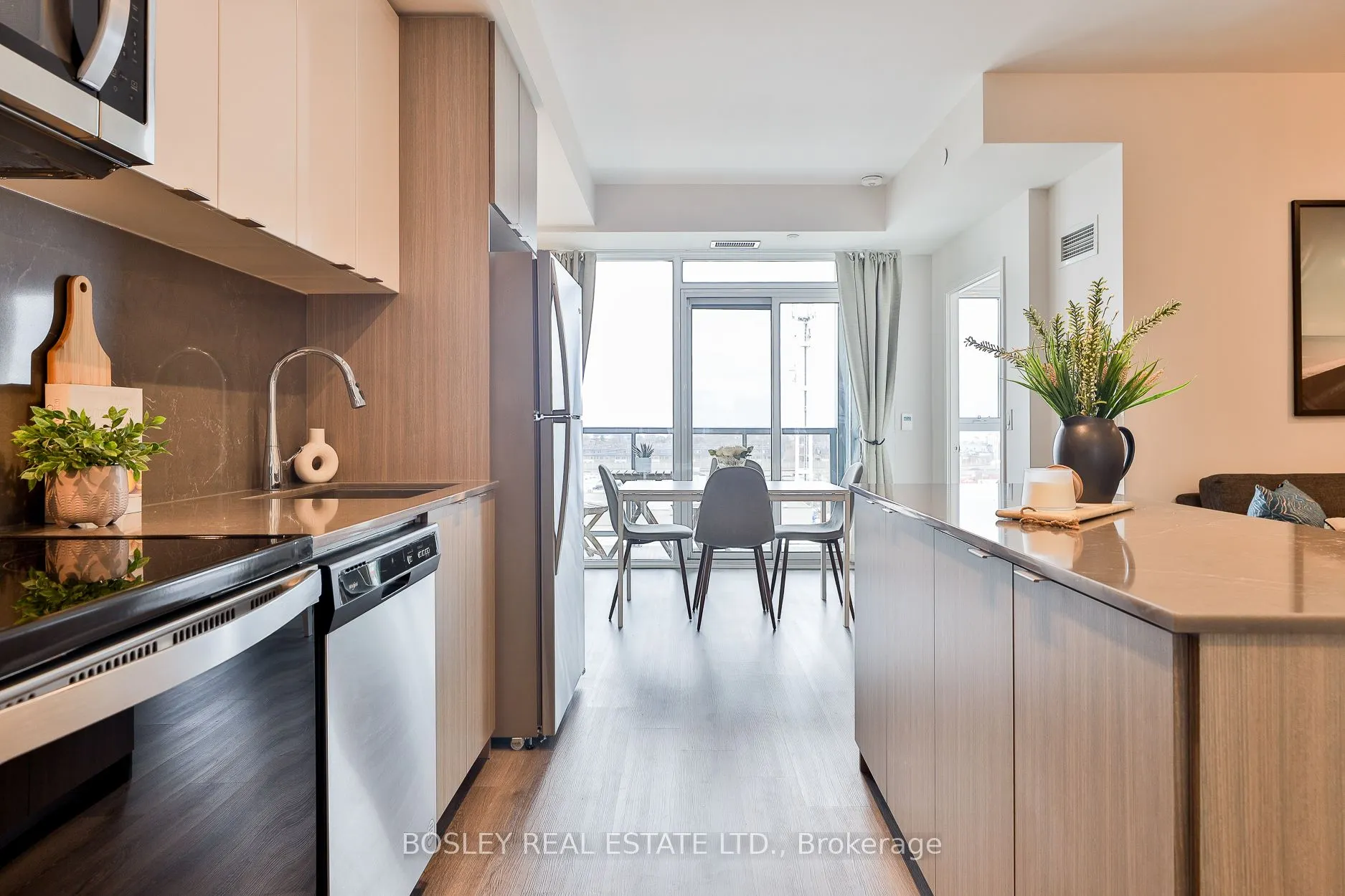 859 The Queensway, #612