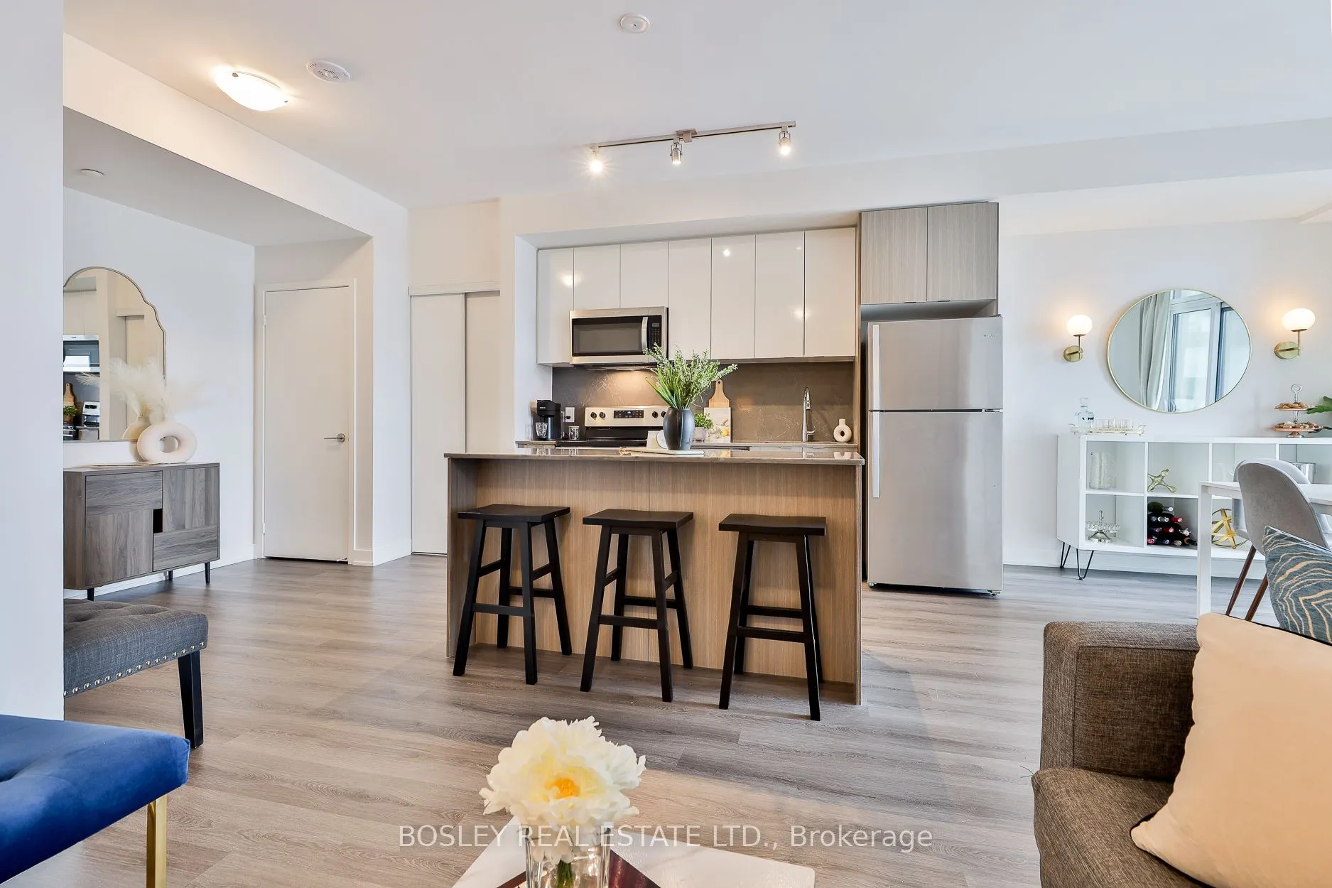 859 The Queensway, #612