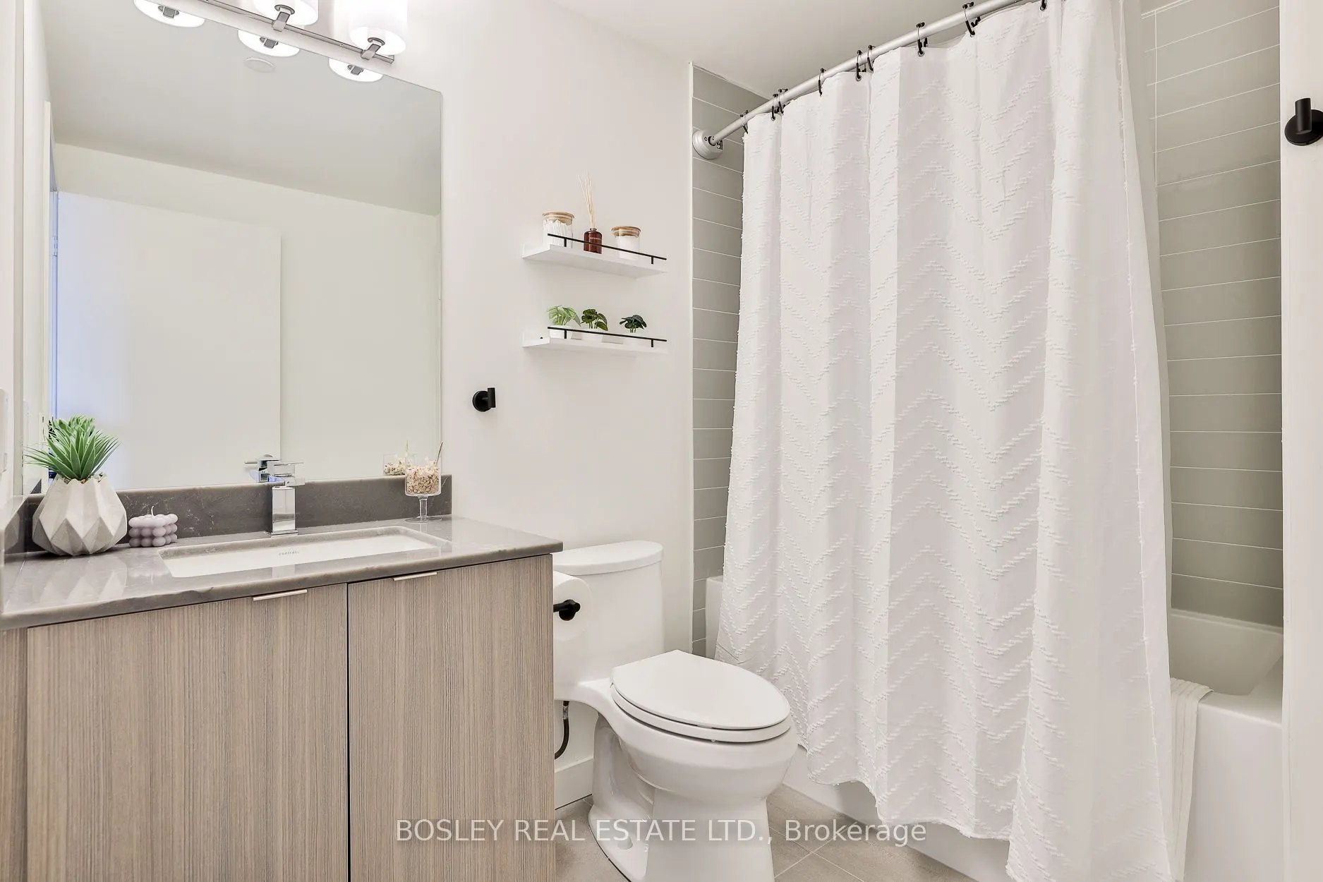 859 The Queensway, #612