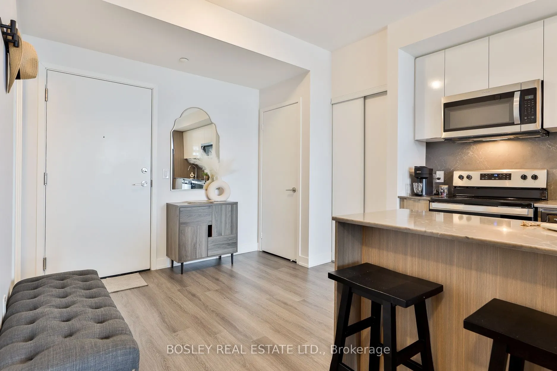 859 The Queensway, #612