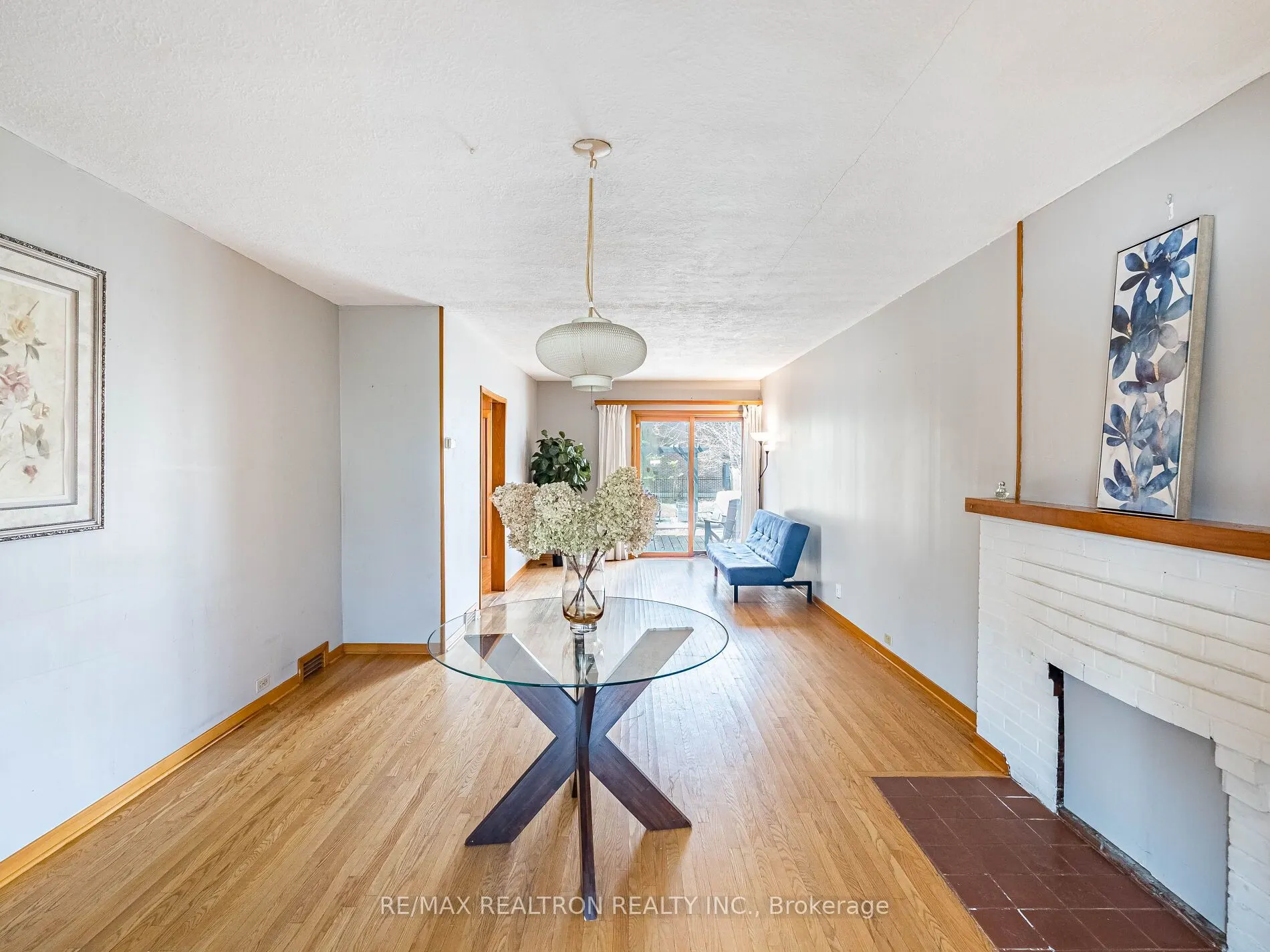 872 Royal York Road