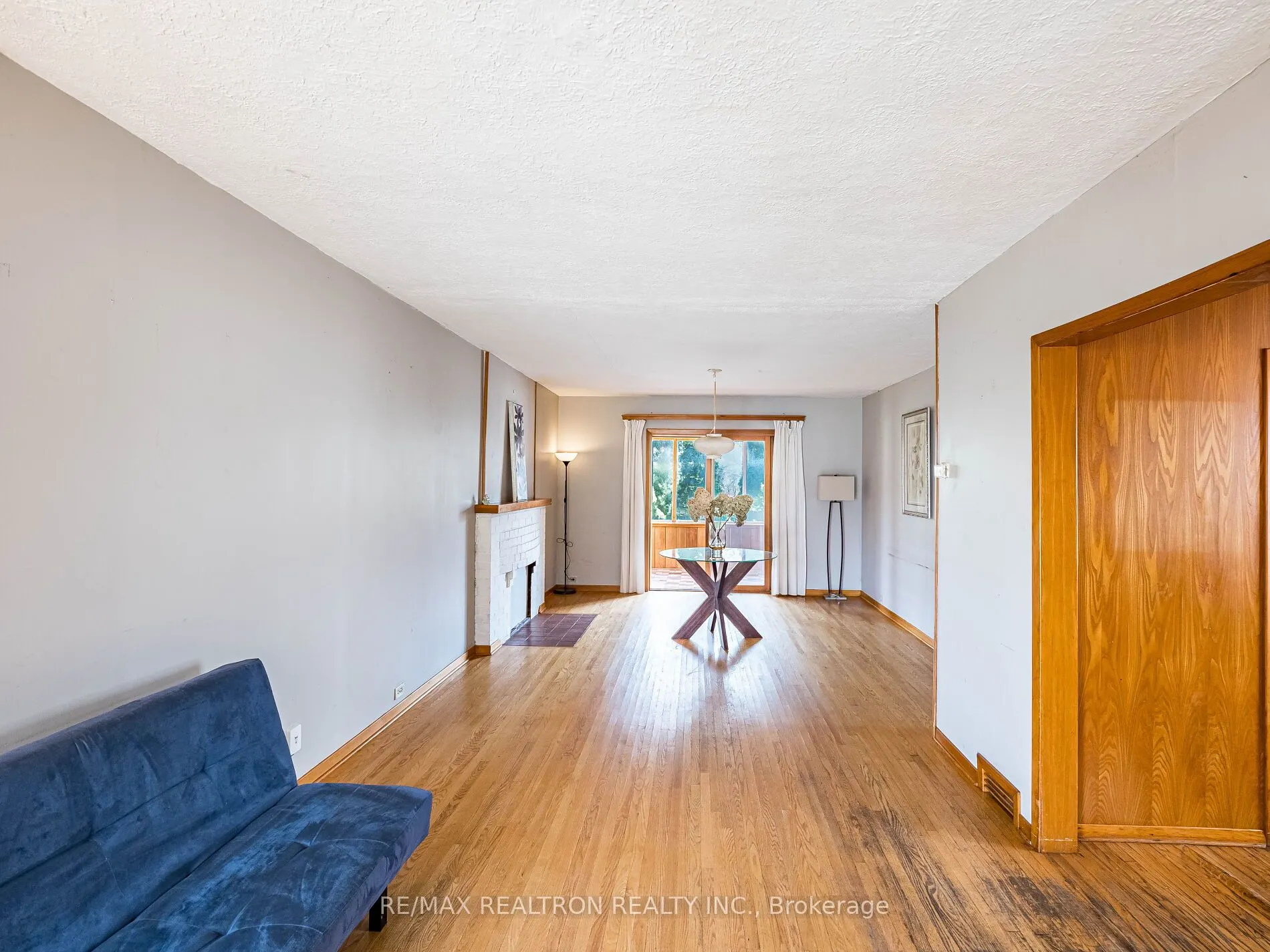 872 Royal York Road
