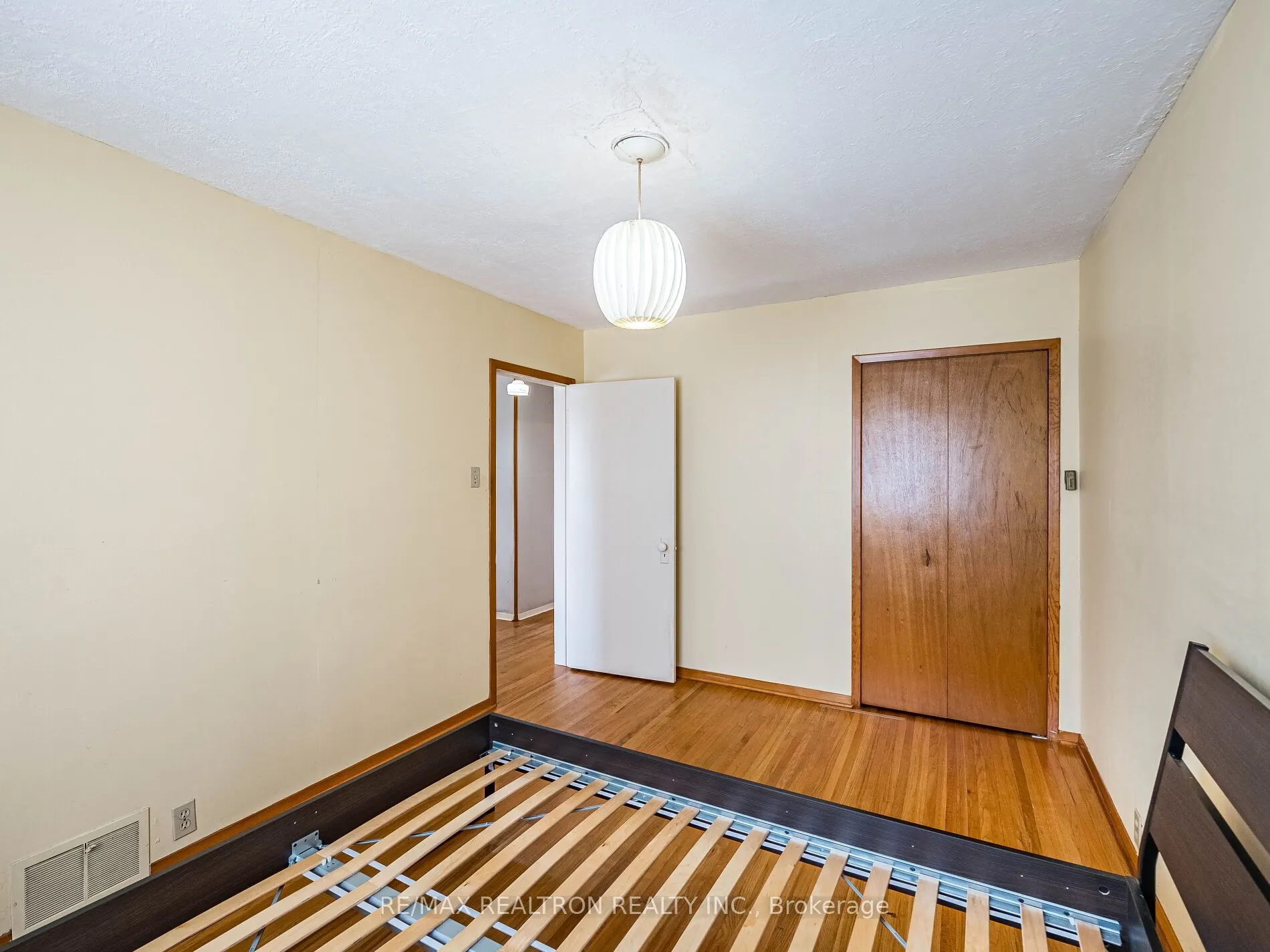 872 Royal York Road
